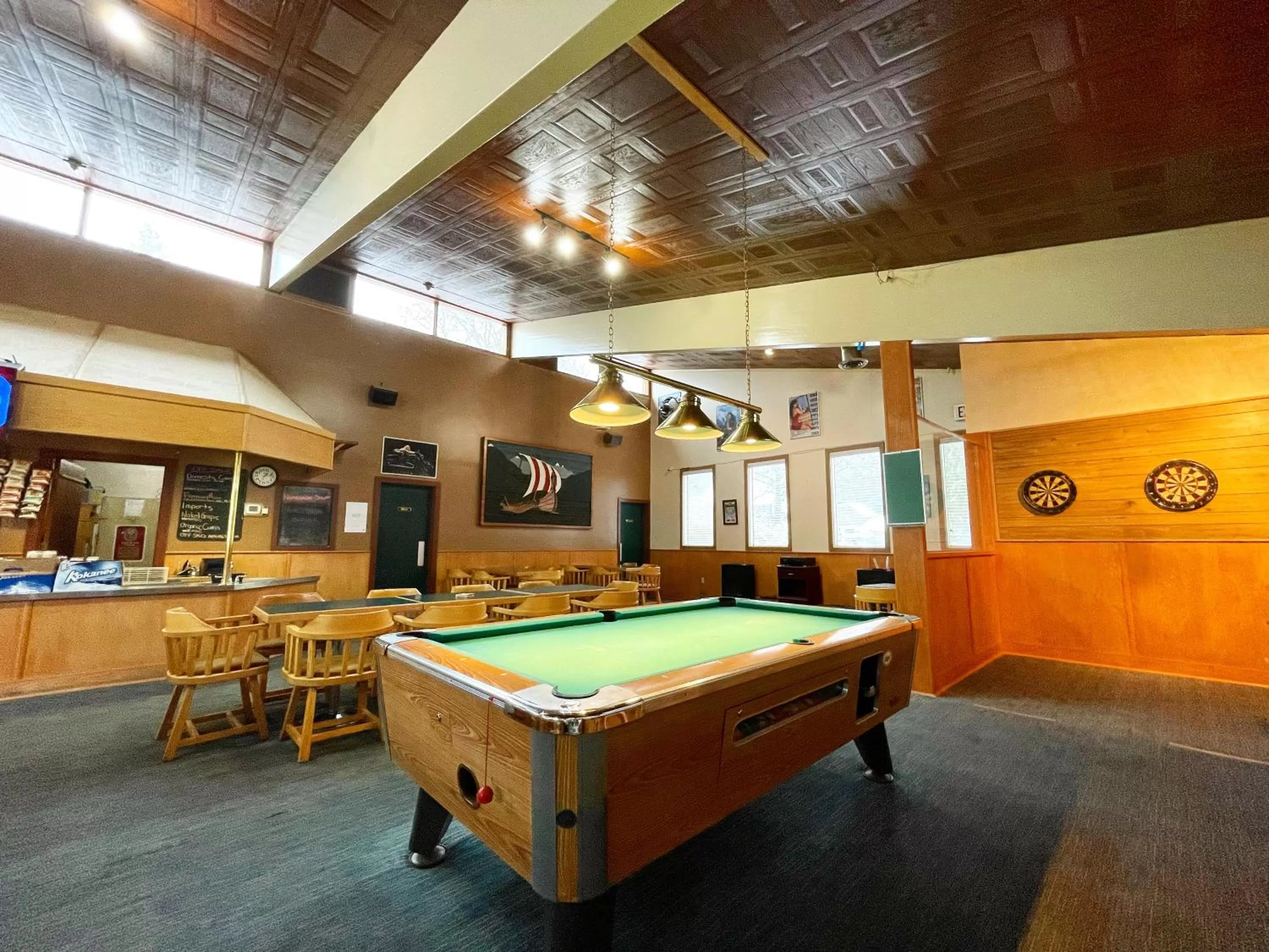 Billiard in Valhalla Inn