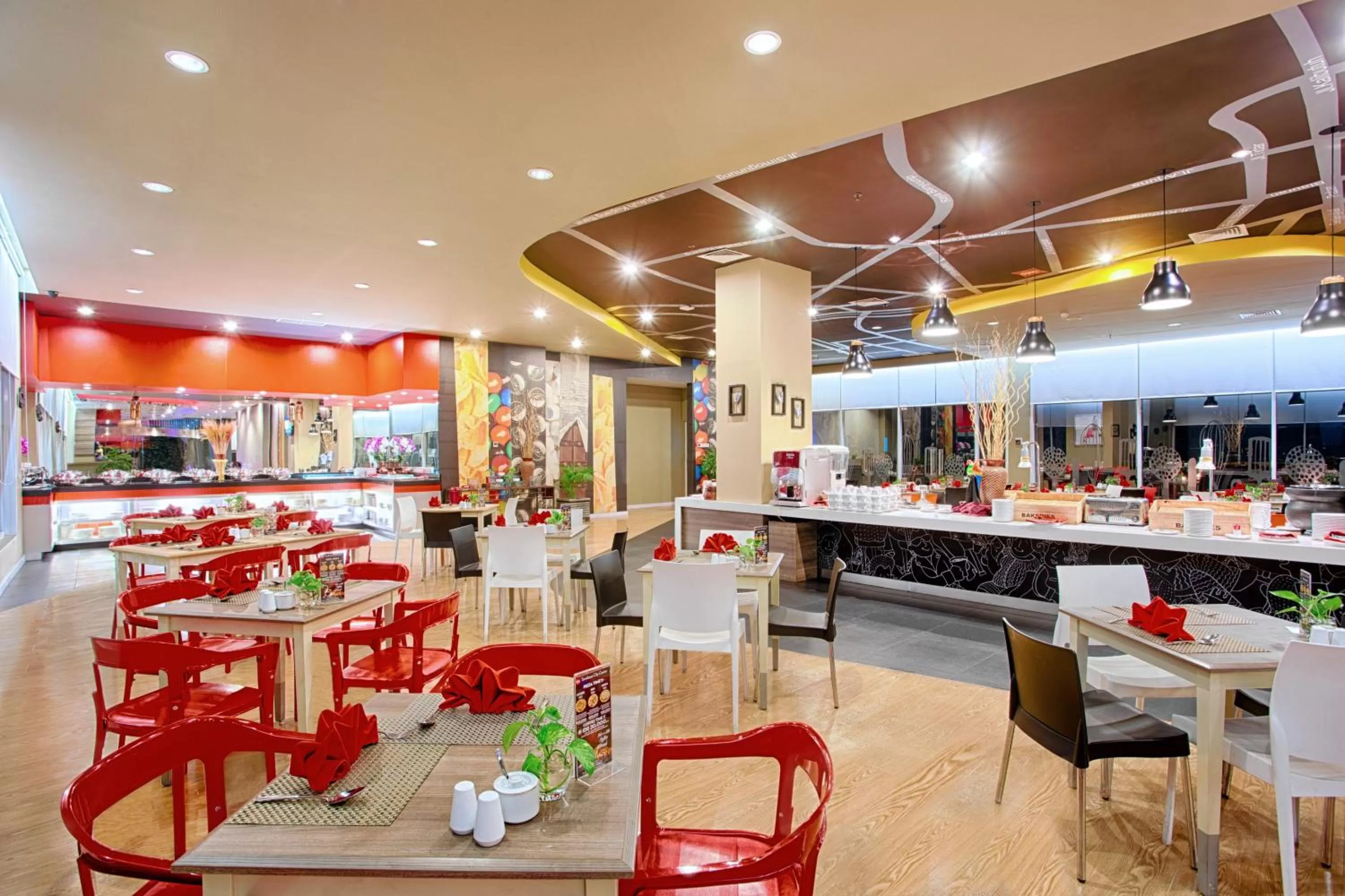 Restaurant/places to eat in Ibis Surabaya City Center