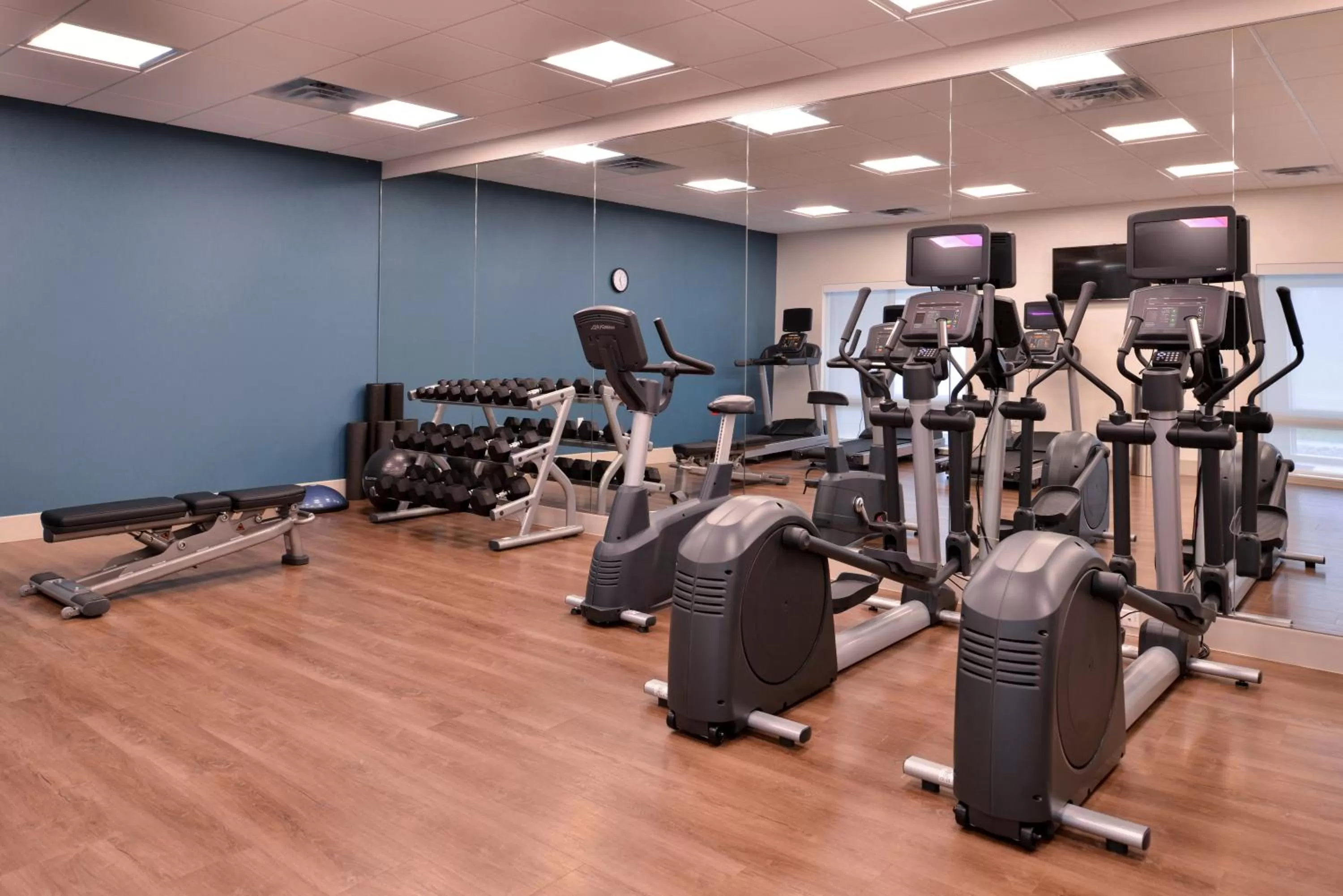 Fitness centre/facilities in Holiday Inn Express & Suites - Marshalltown by IHG