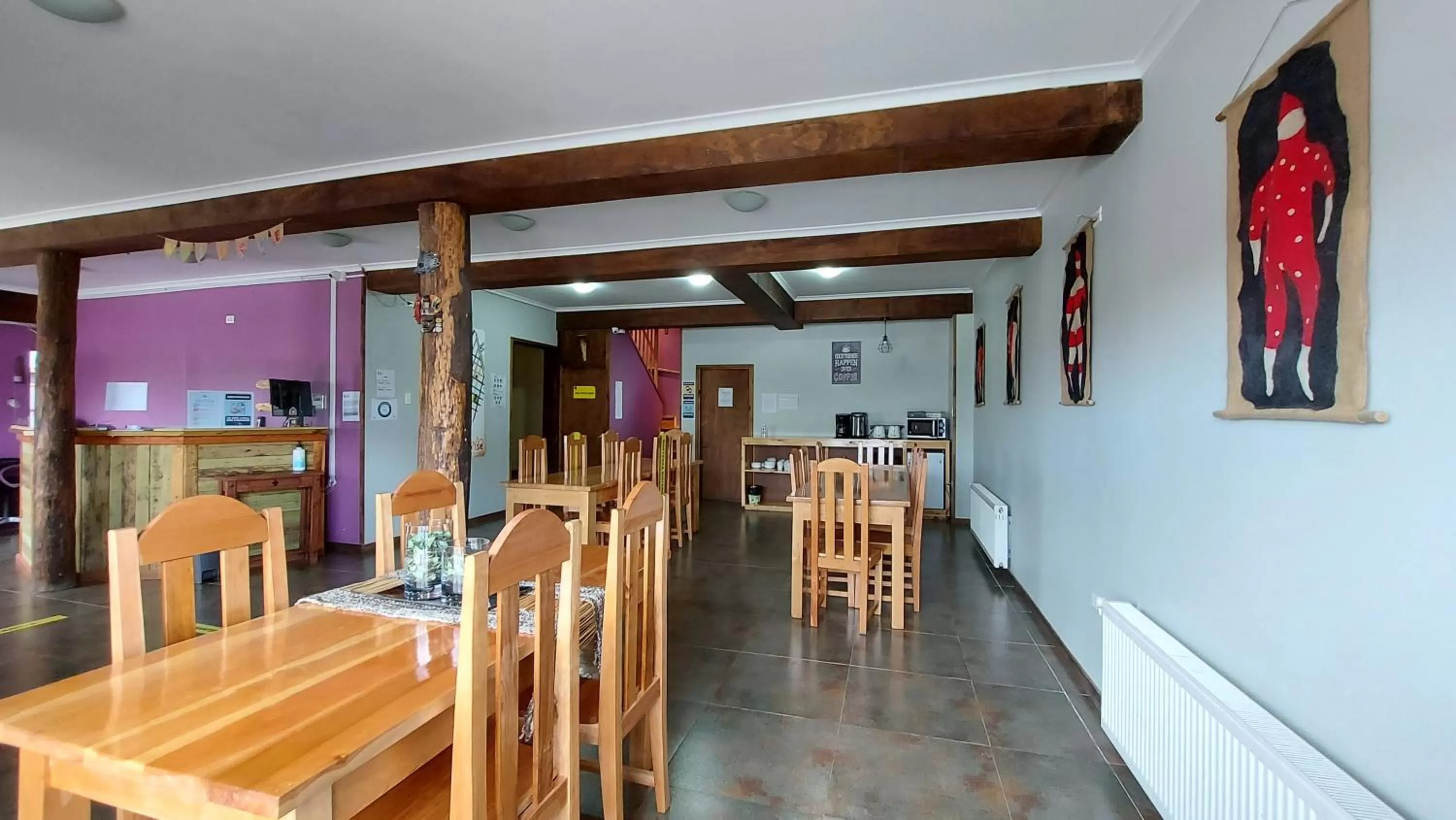 Property building in Hostal La Base