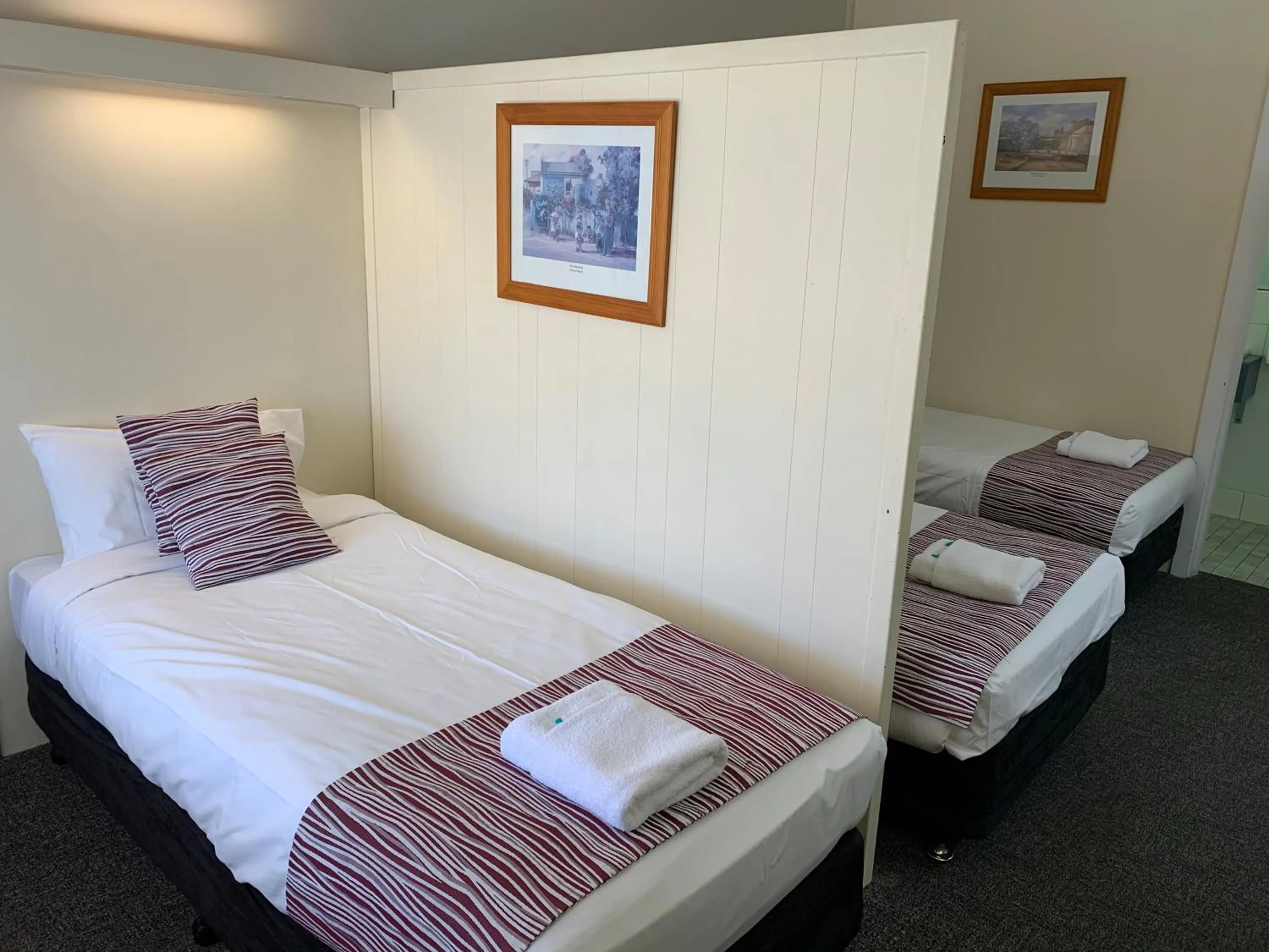 Bedroom, Bed in Arkana Motel