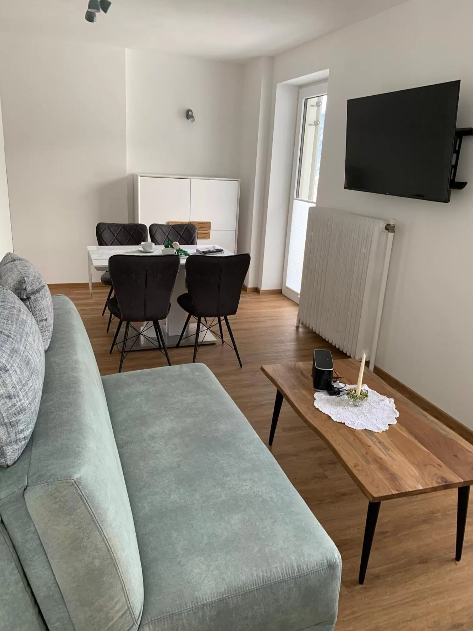 Communal lounge/ TV room in Nefer, Haus