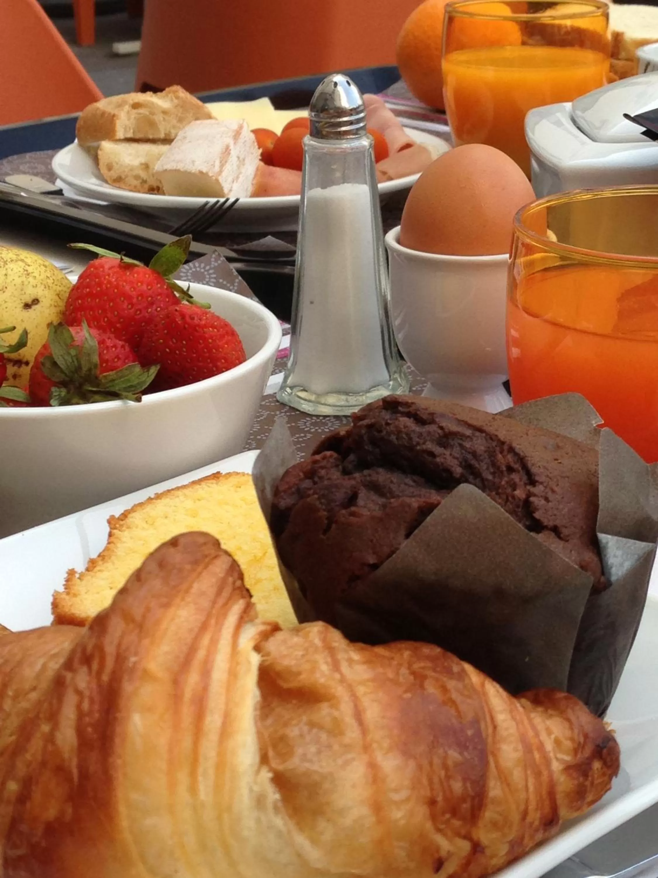 Continental breakfast in Apparthotel Privilodges Carré de Jaude
