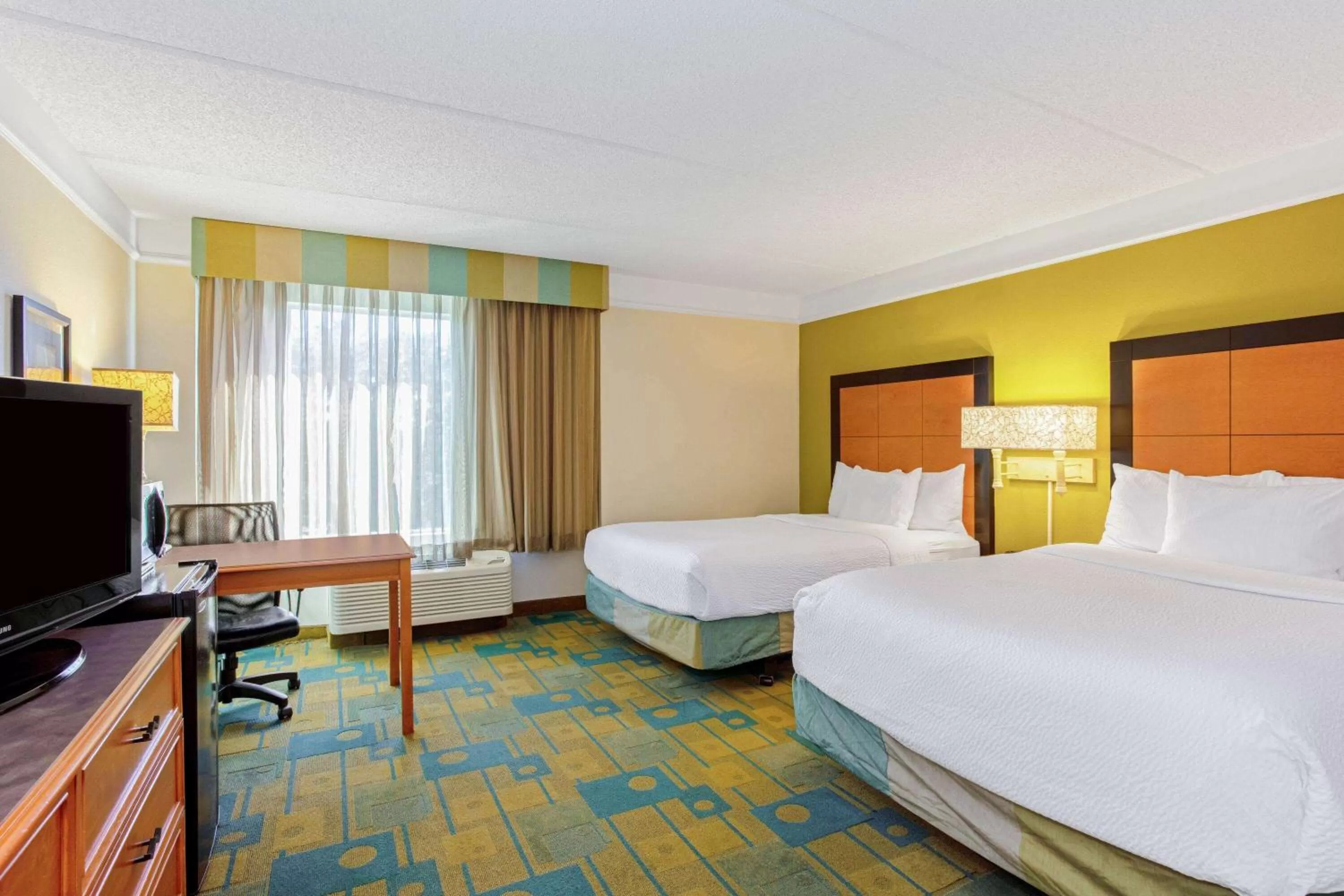 Double Room with Two Double Beds and Bath Tub - Mobility/Hearing Accessible - Non-Smoking in La Quinta by Wyndham Orlando I Drive/Conv Center