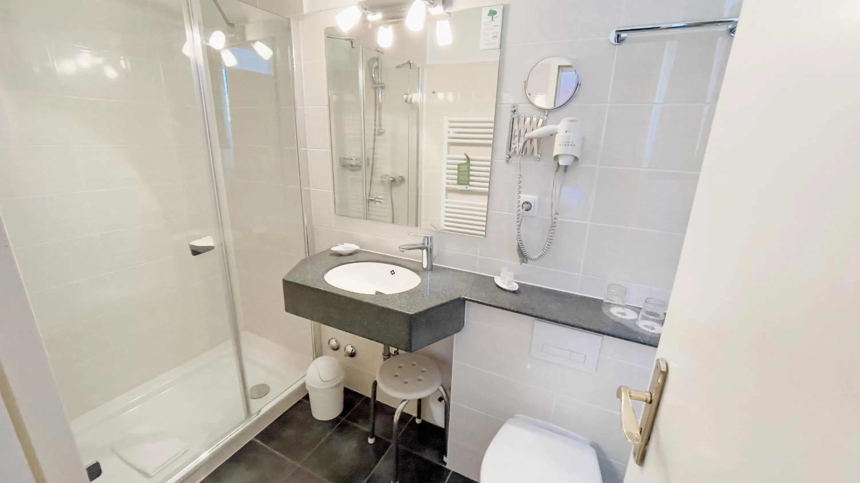 Bathroom in Hotel Schnehagen