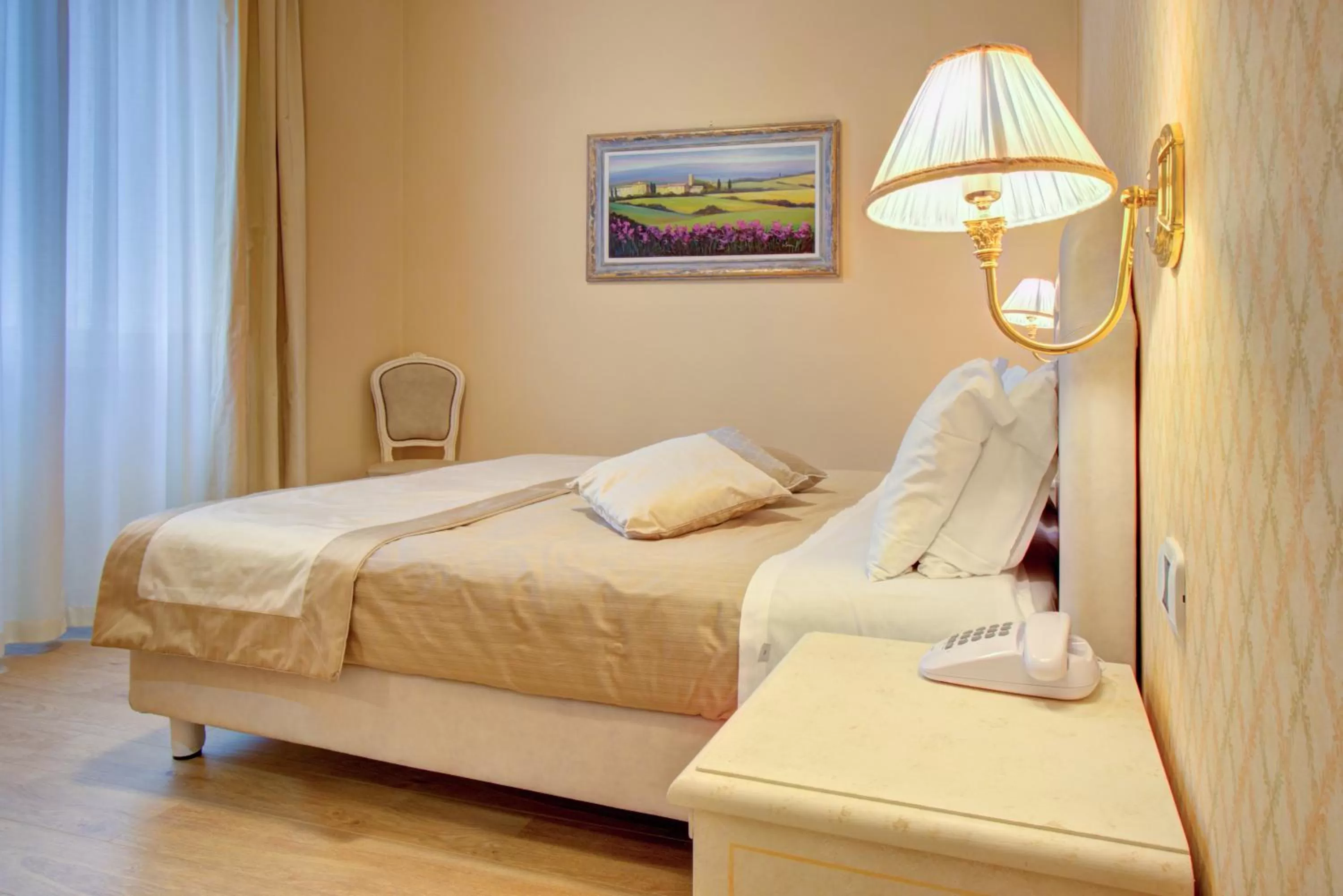 Bed in Hotel La Locanda