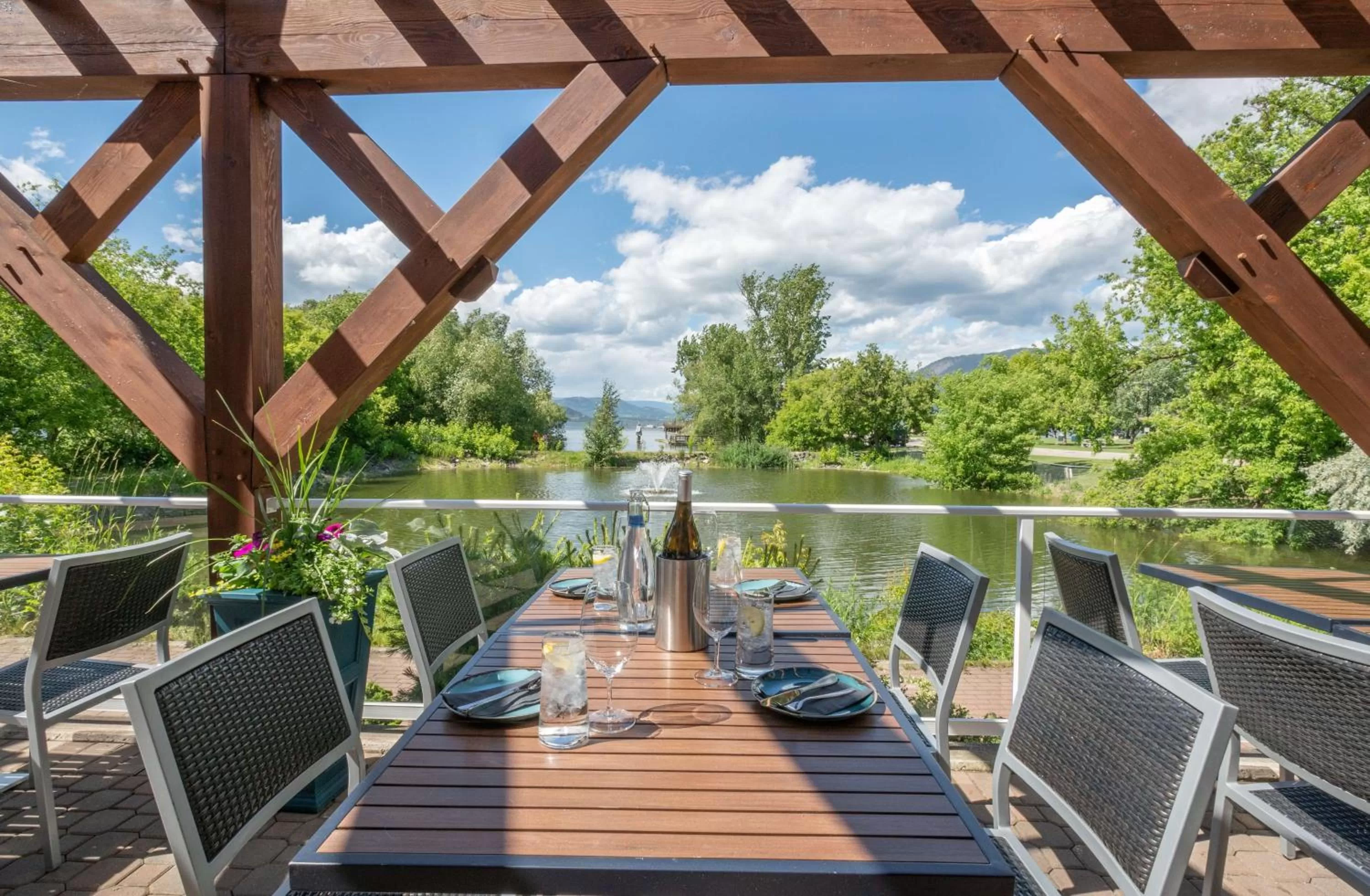 Restaurant/places to eat in Prestige Harbourfront Resort, WorldHotels Luxury