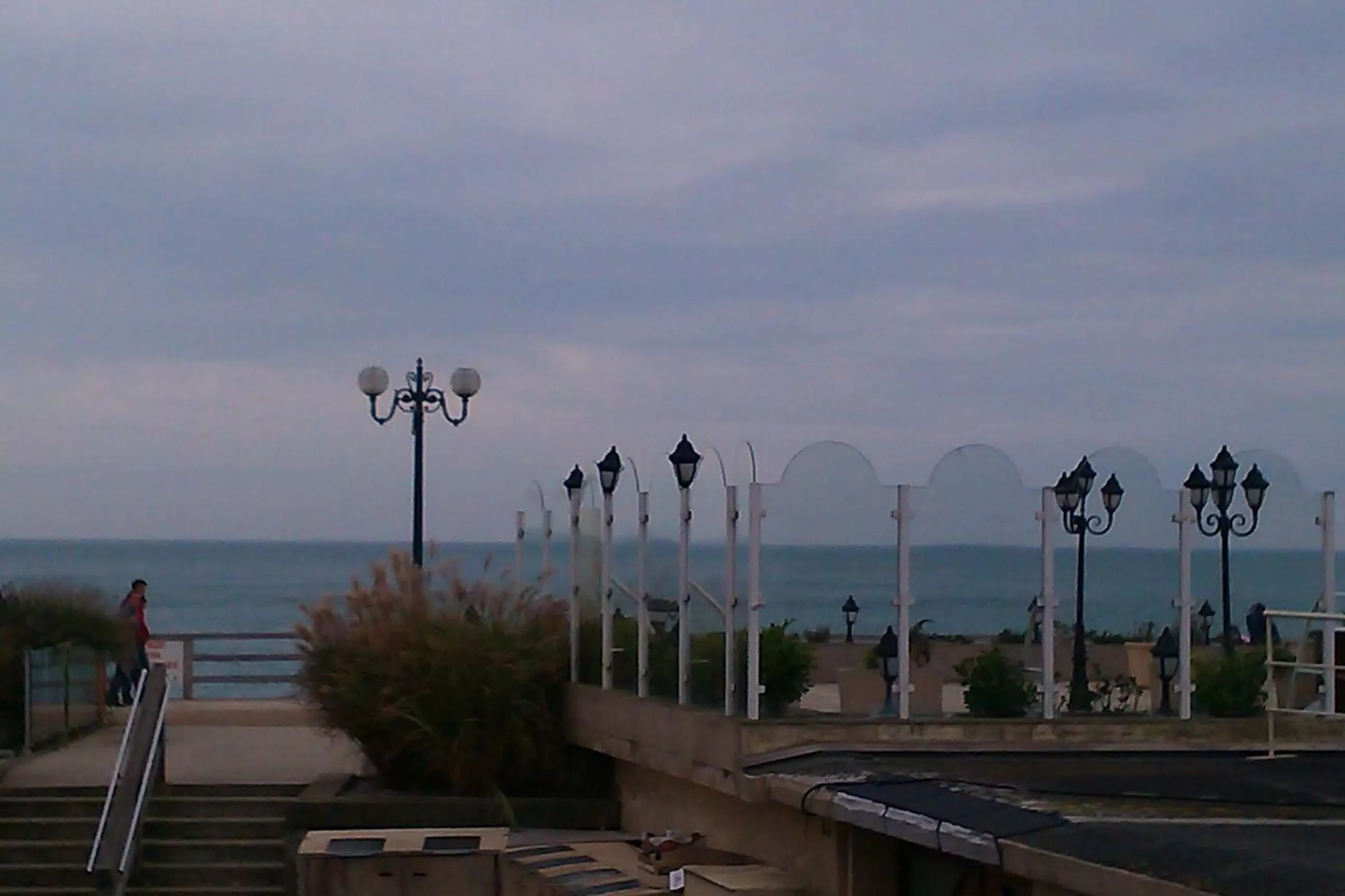 Restaurant/places to eat in Les Galets Bleus