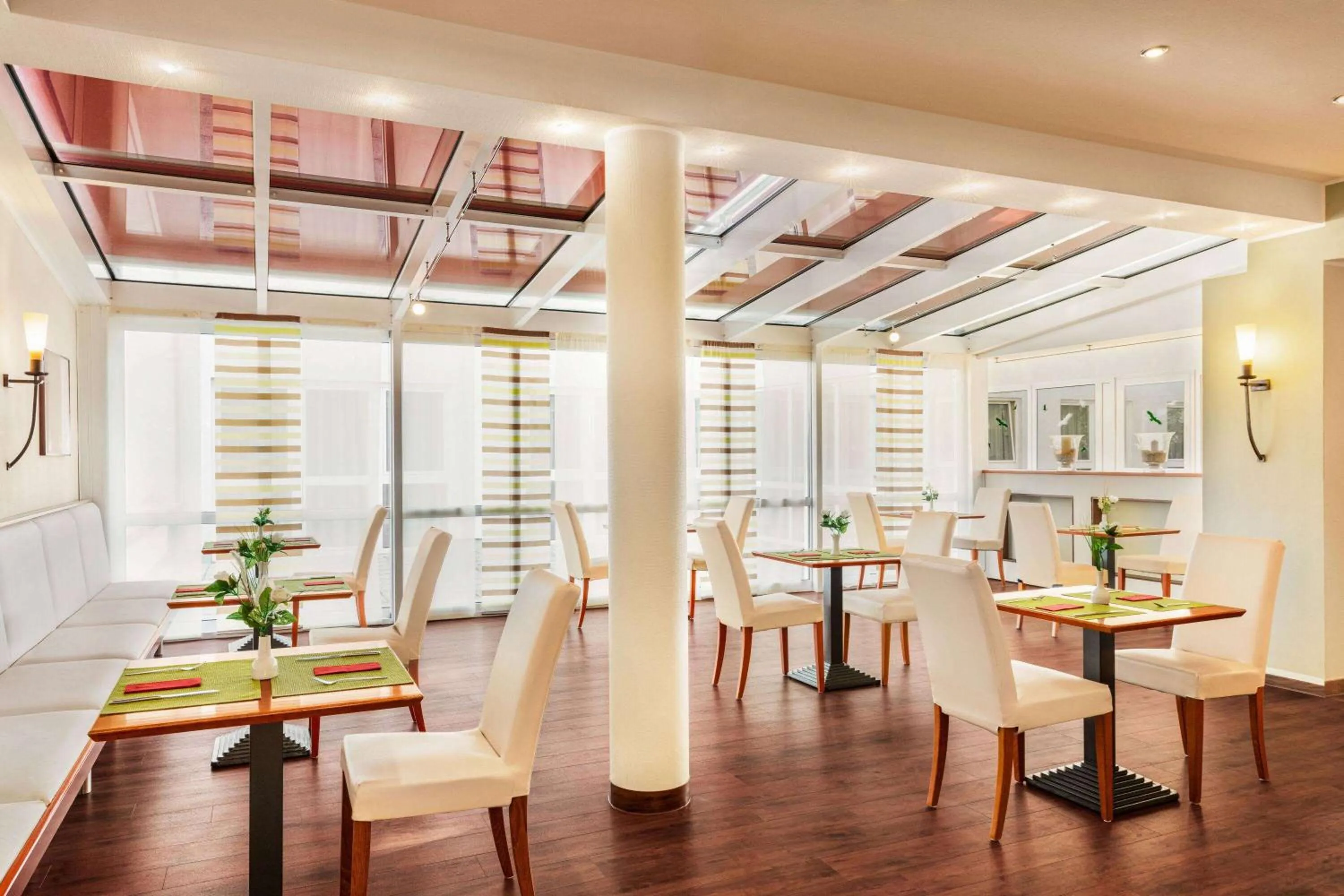 Restaurant/places to eat in Amedia Frankfurt Russelsheim Trademark Collection by Wyndham