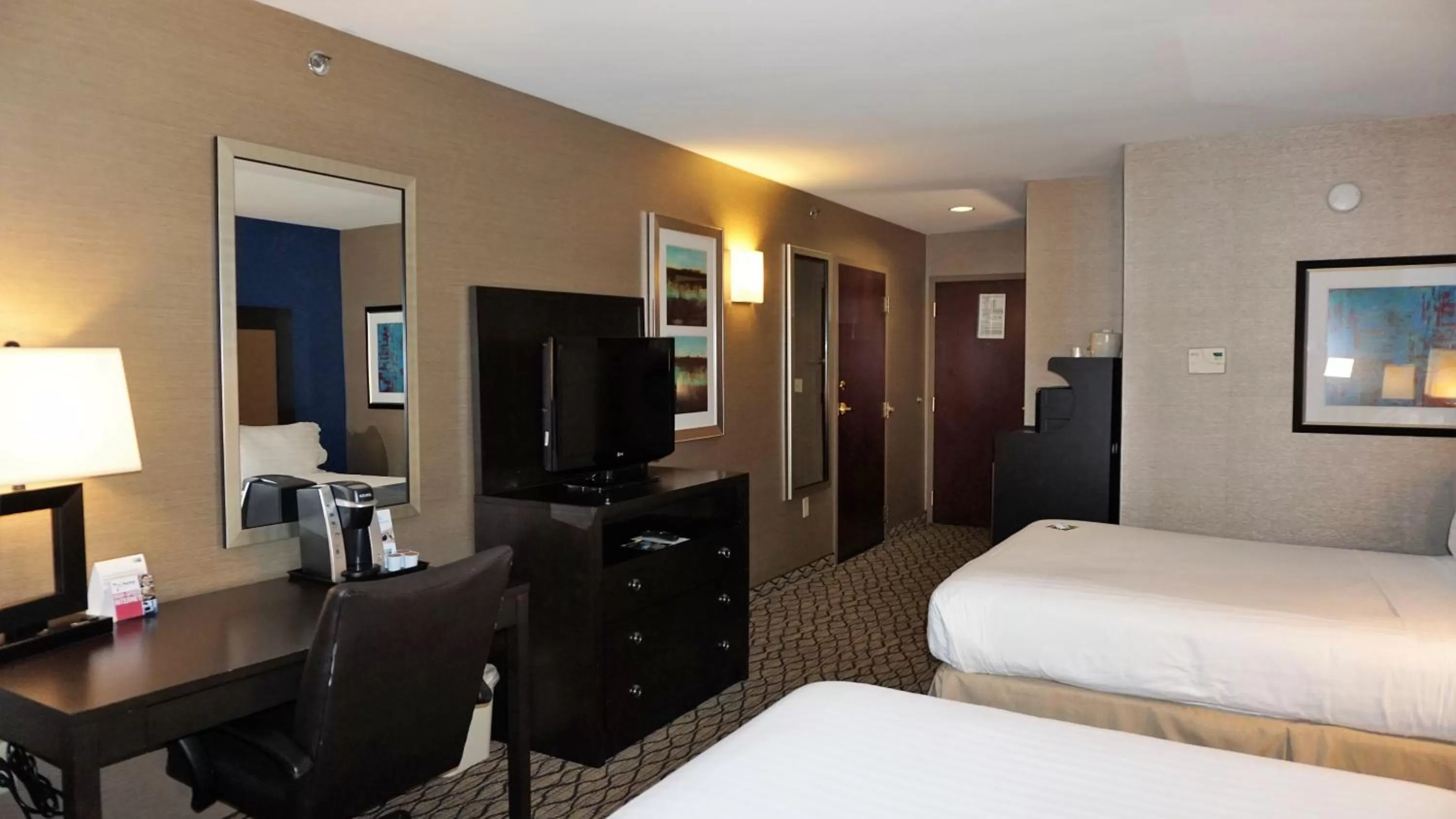 Photo of the whole room, Bed in Holiday Inn Express & Suites Gibson by IHG