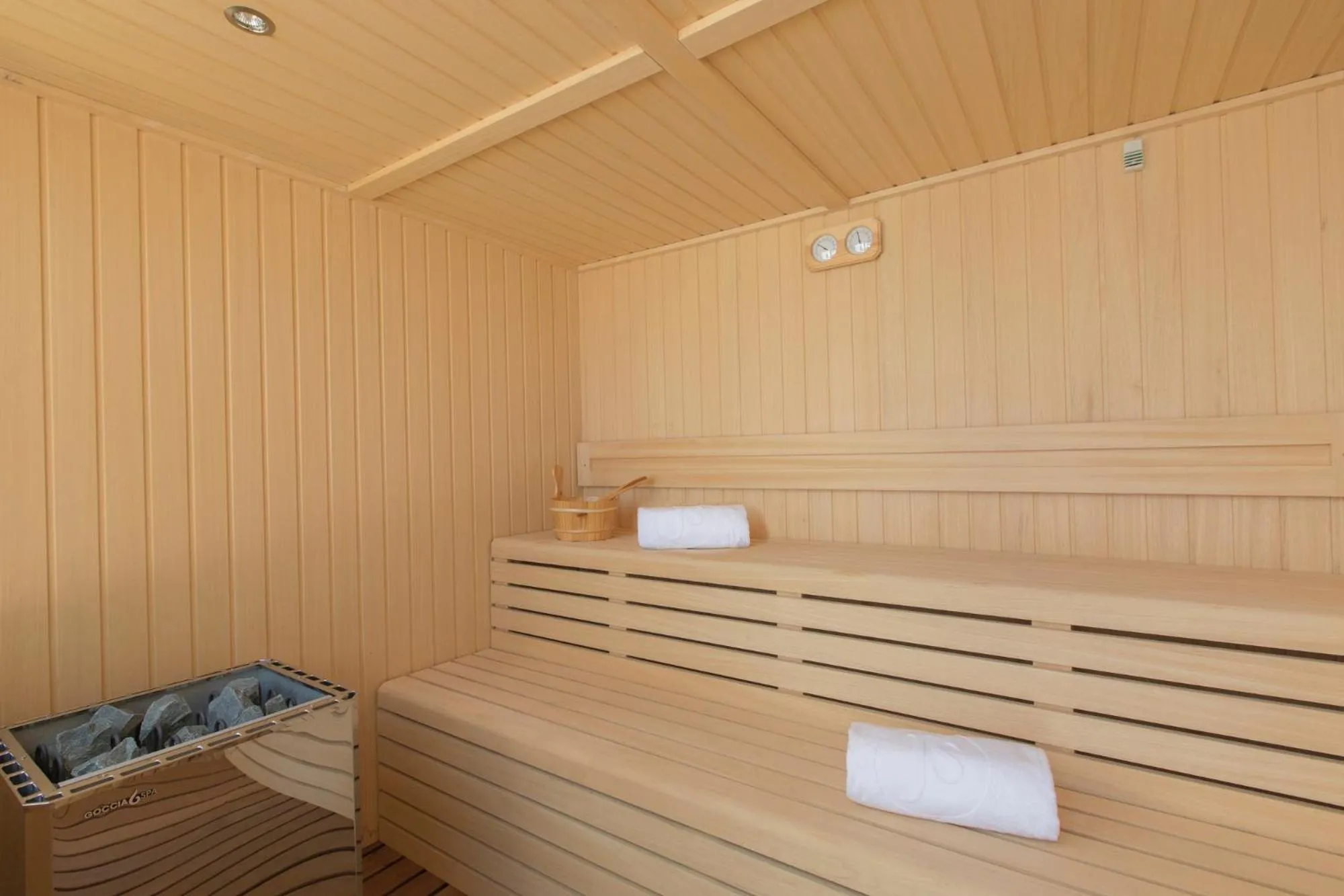 Entertainment in JS Miramar