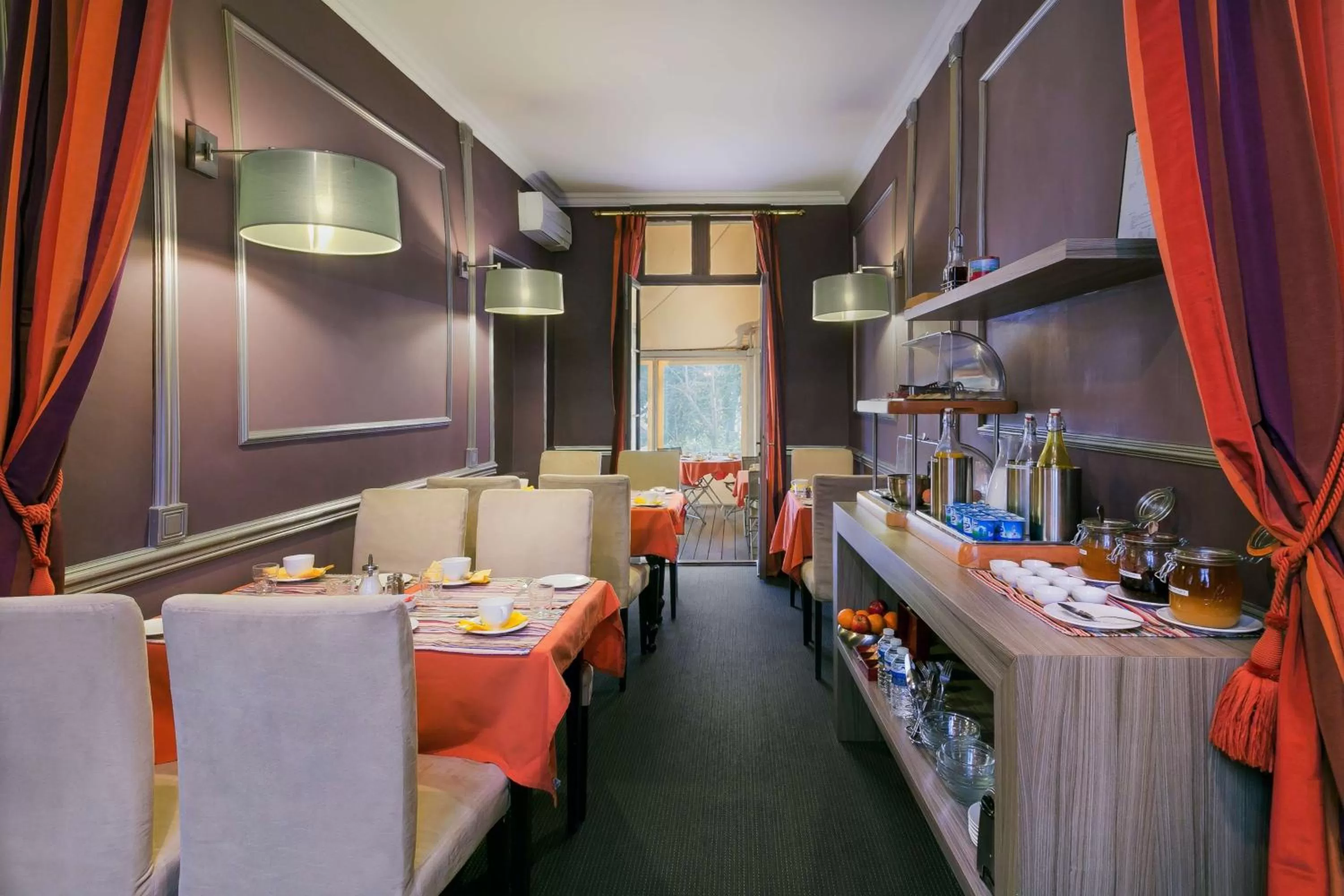 Restaurant/places to eat in Best Western Hotel Le Guilhem