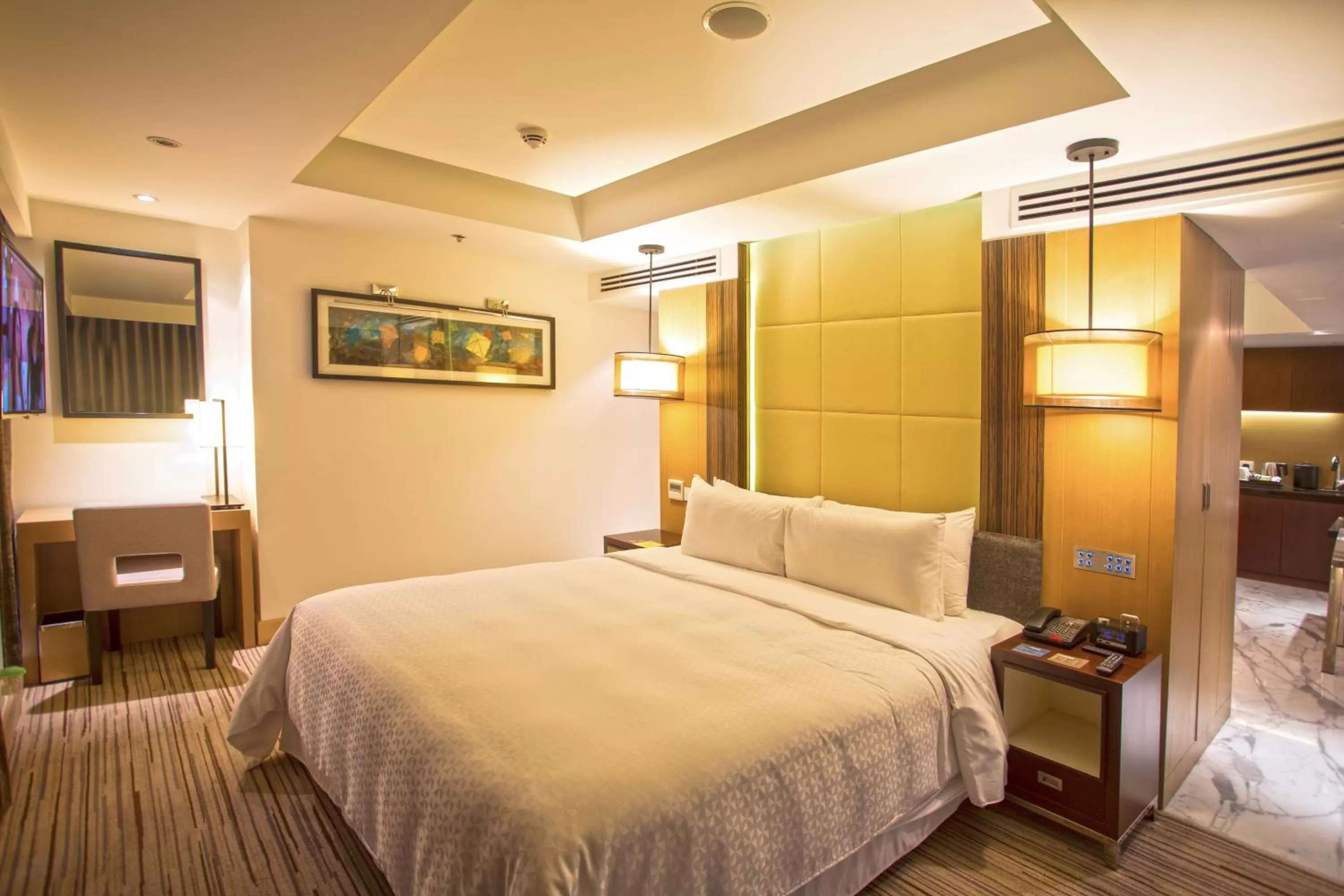 Bedroom, Bed in Crowne Plaza Dhaka Gulshan by IHG