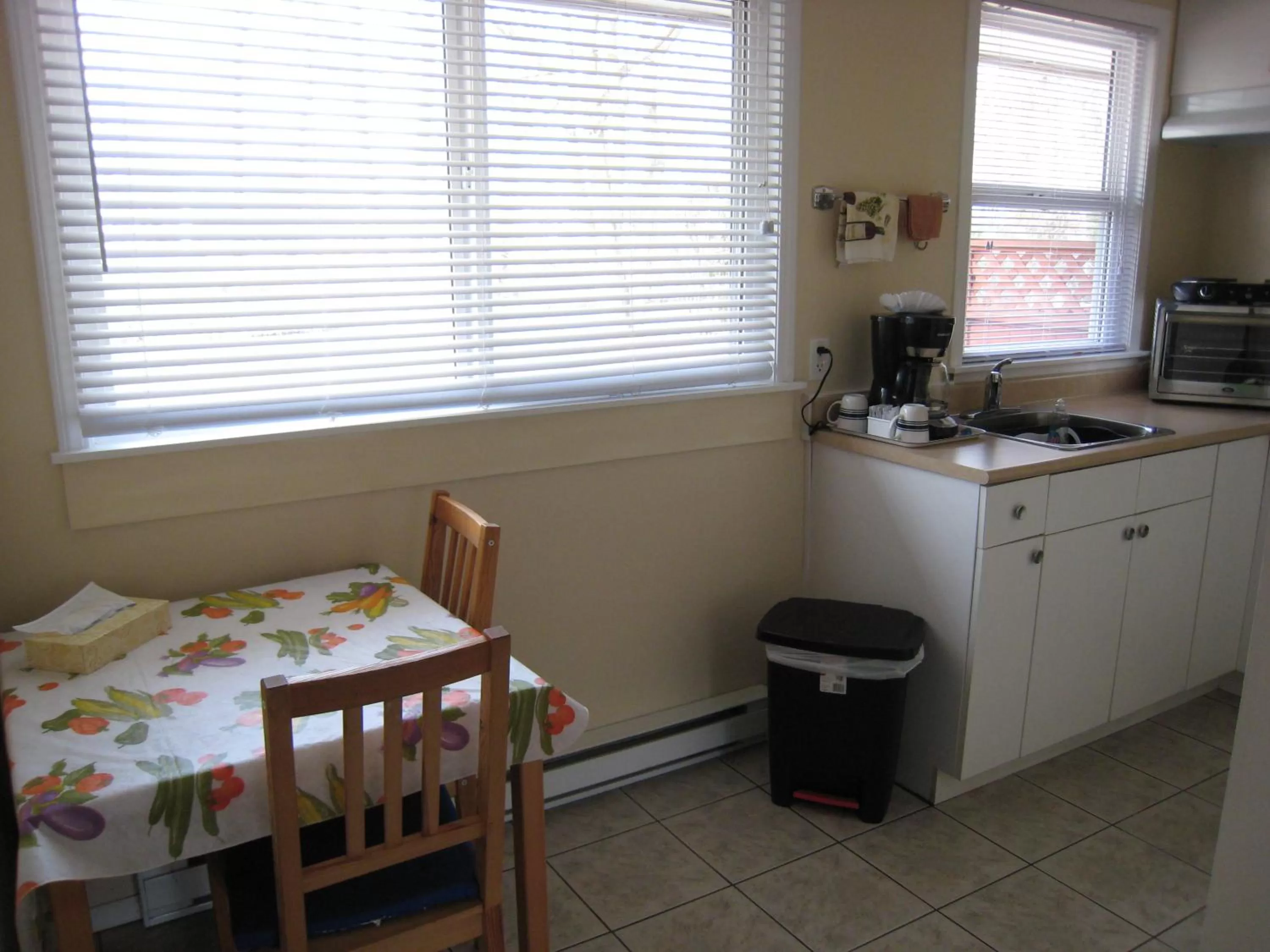 Day in Johnny's Motel