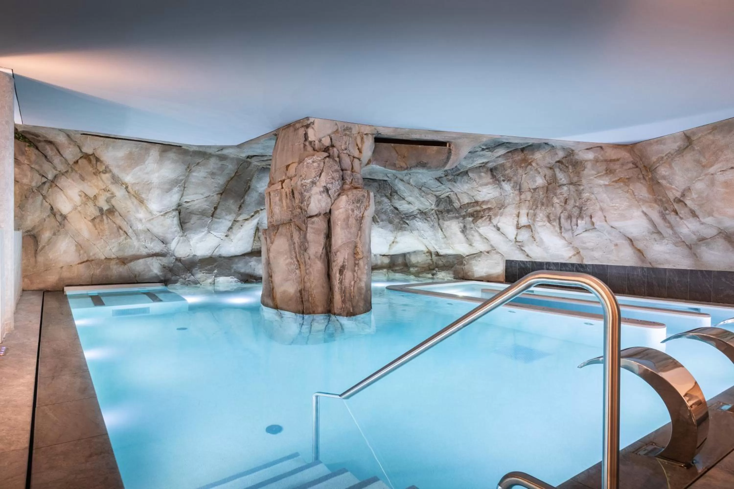 Spa and wellness centre/facilities in Golden Tulip Aix les Bains - Hotel & Spa