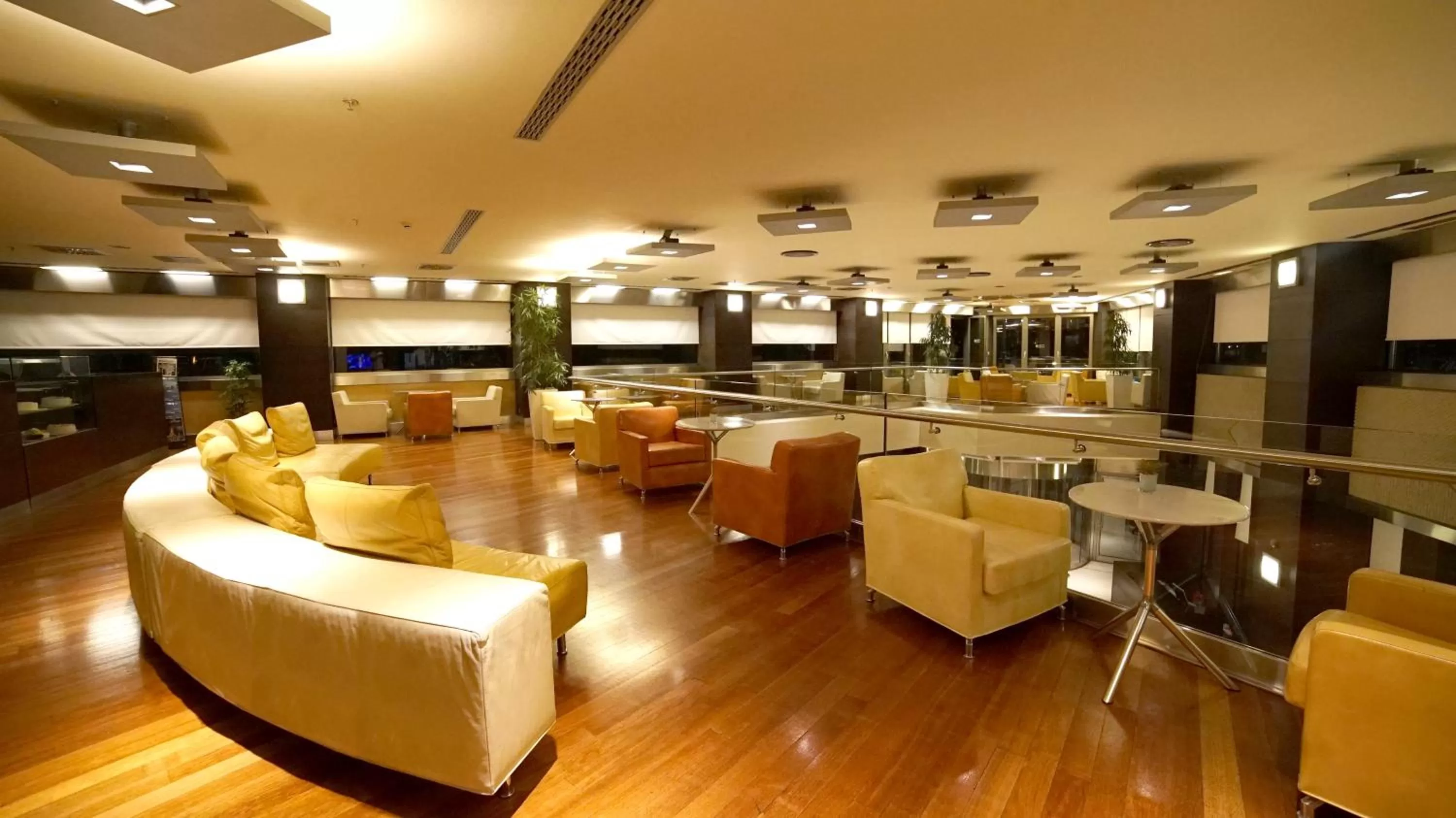 Lounge or bar in Point Hotel Taksim
