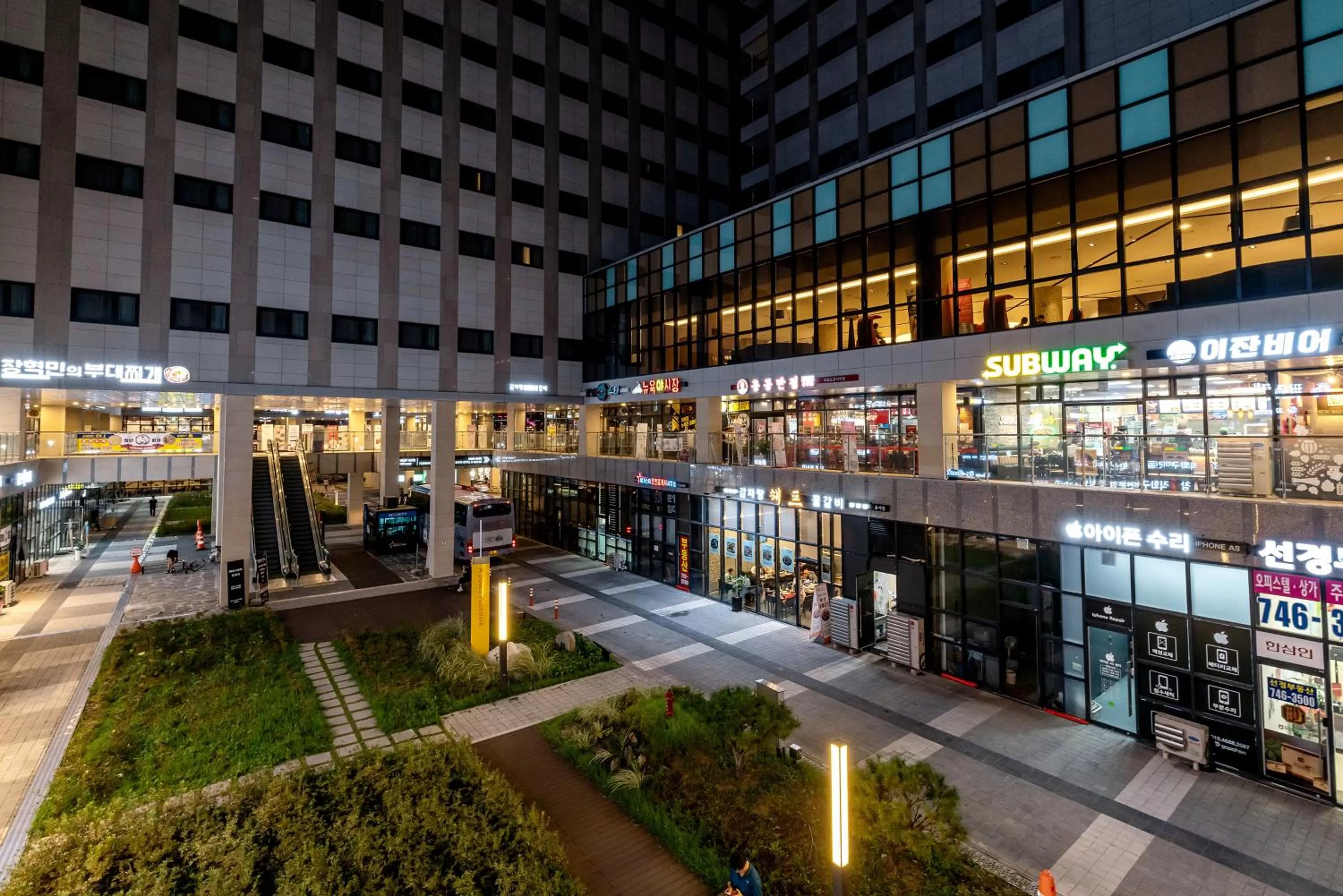 Property building in Days Hotel & Suites by Wyndham Incheon Airport