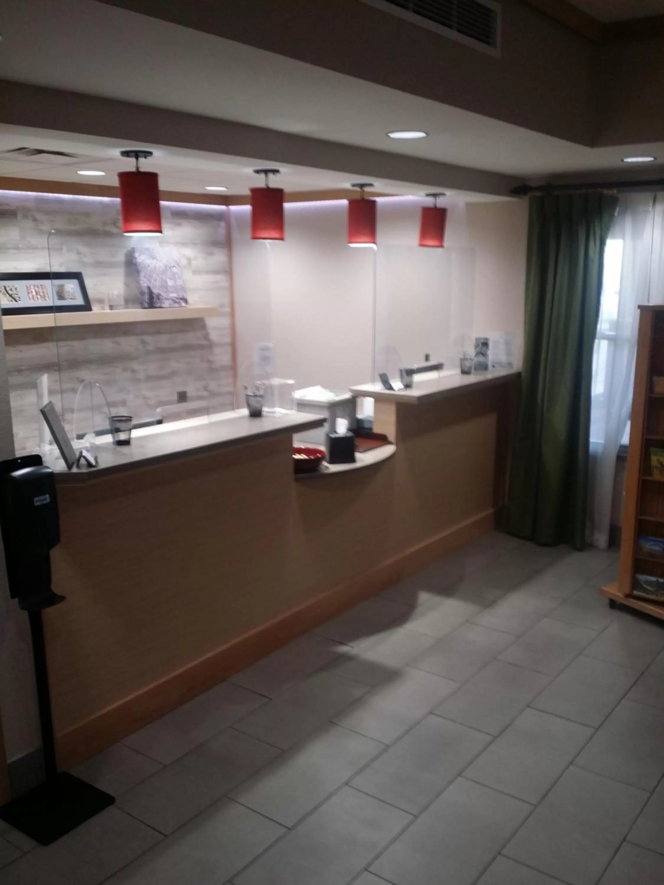 Lobby or reception in Garner Hotel Gillette South by IHG