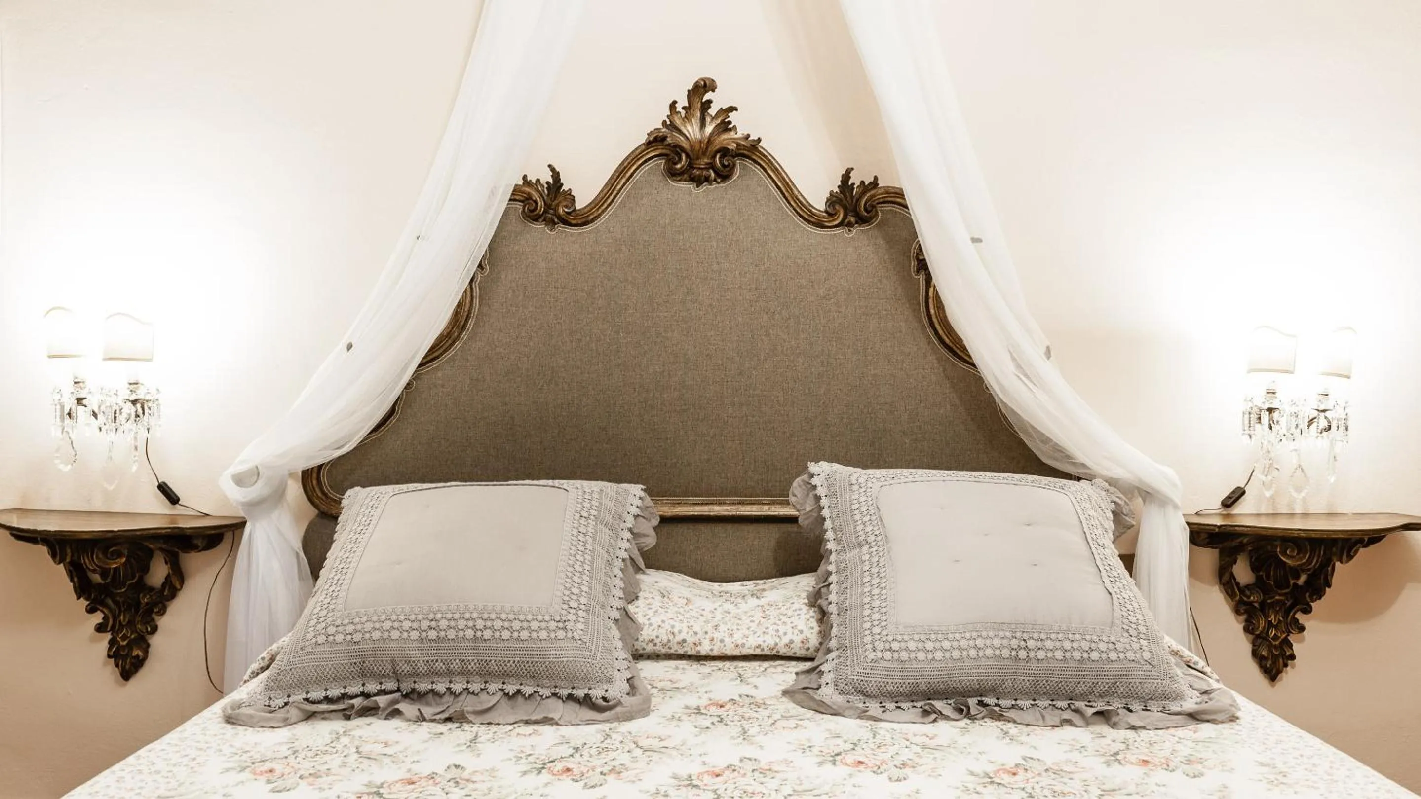 Bed in Giardino della Pieve Relais- Adult Only