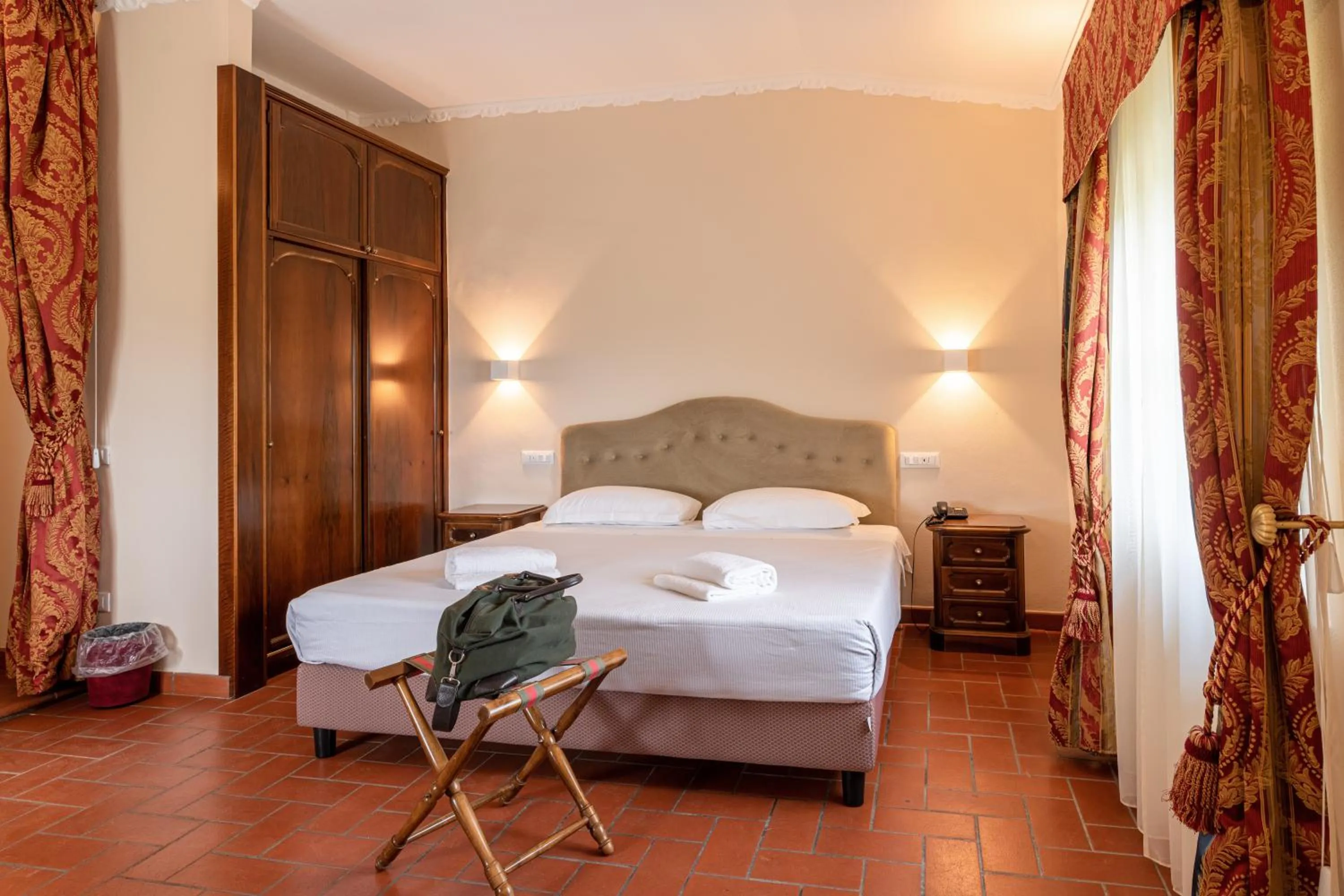 Photo of the whole room, Bed in Hotel Villa San Michele