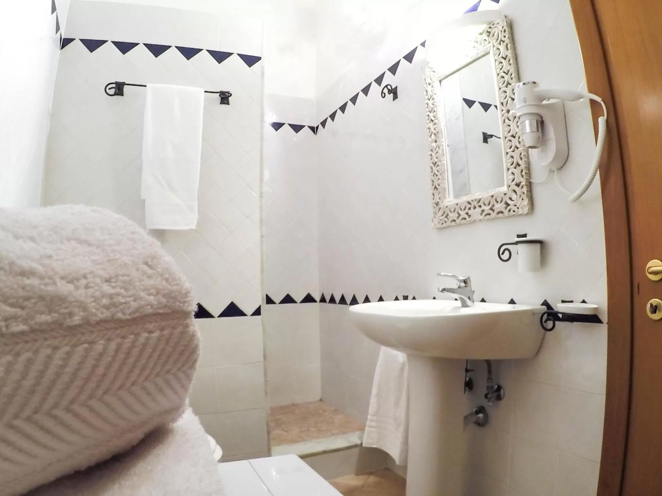 Bathroom in CASALE LA FATA -tipico toscano immerso nelle colline tra Lucca e Versilia, 6 appartamenti indipendenti