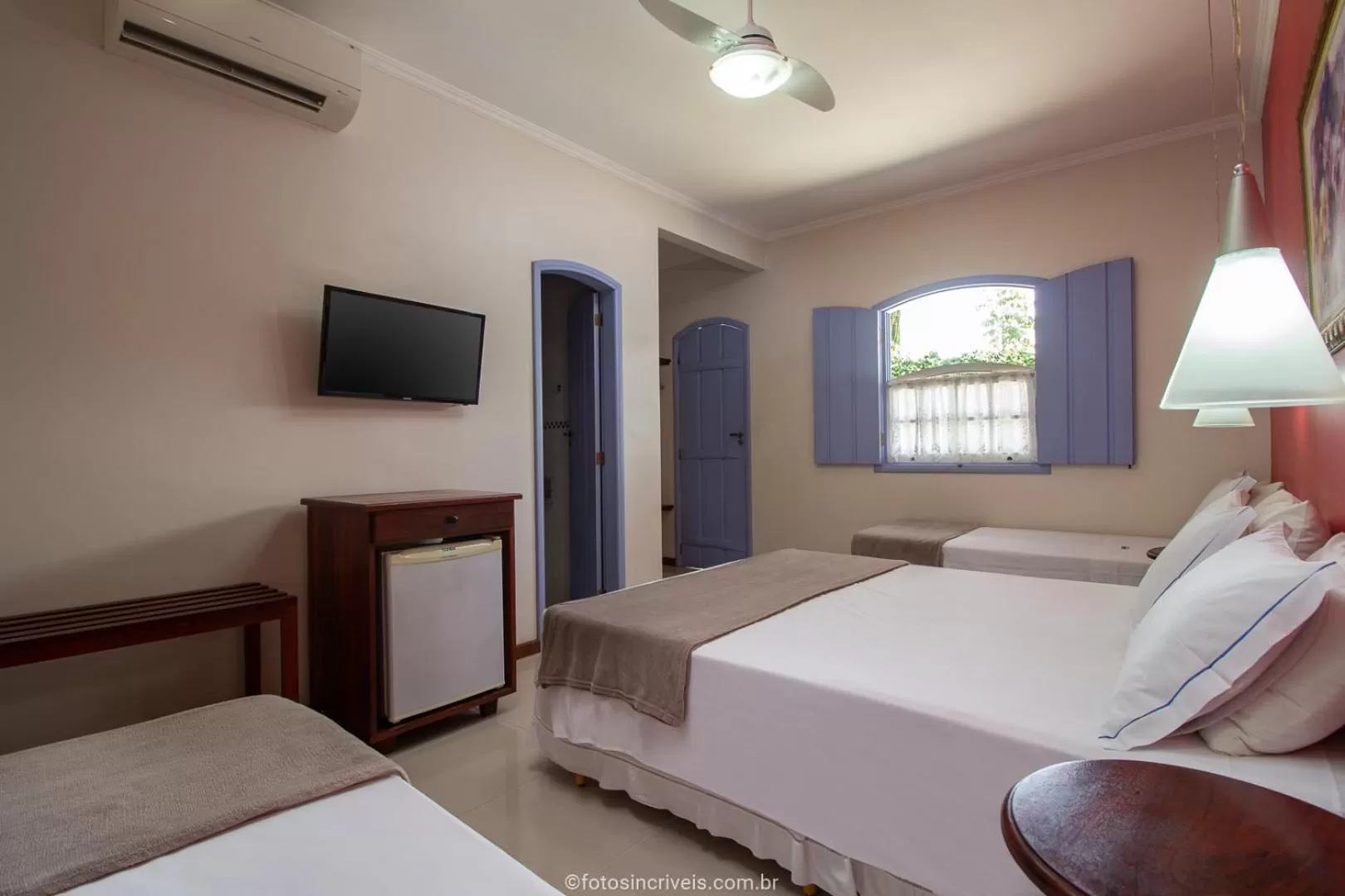 Photo of the whole room, Bed in Pousada Eclipse Paraty