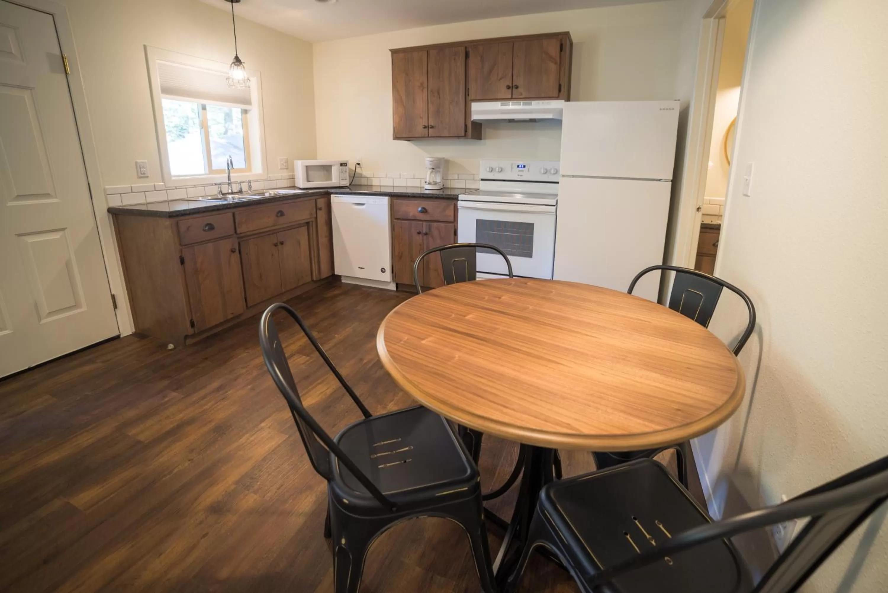 Kitchen or kitchenette in Eagle Cap Chalets