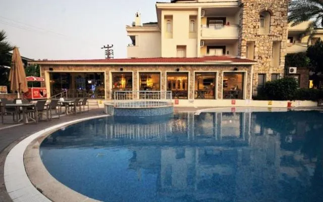 Swimming Pool in GREENPARK APARTMENTS