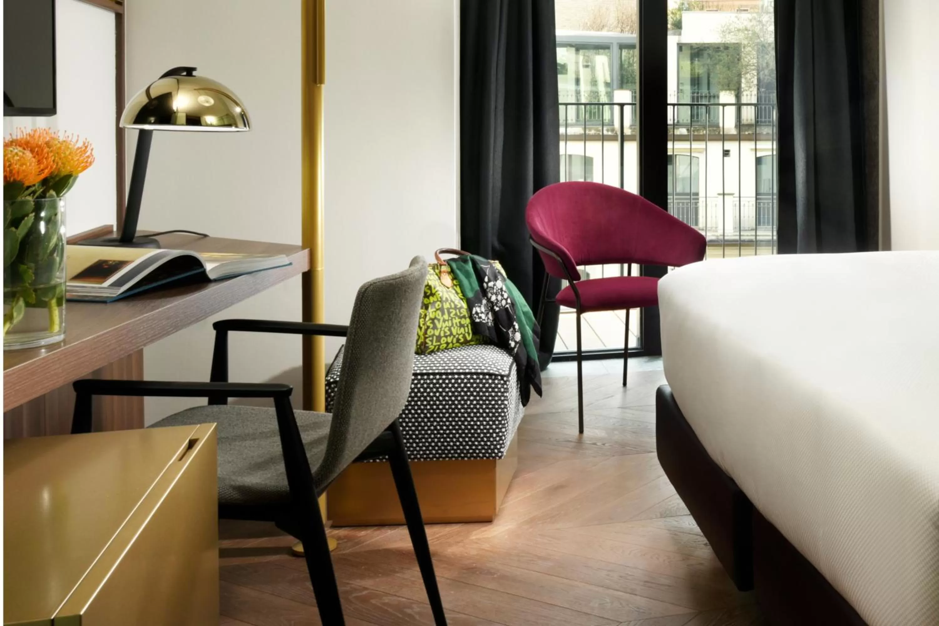 Seating area, Bed in Milano Verticale | UNA Esperienze