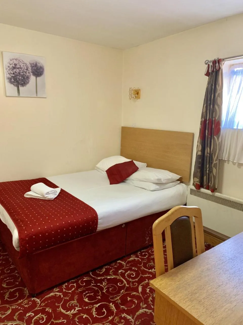 Bedroom, Bed in Britannia Inn Hotel