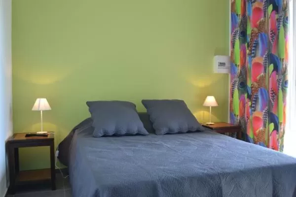 Photo of the whole room in Les Canneliers