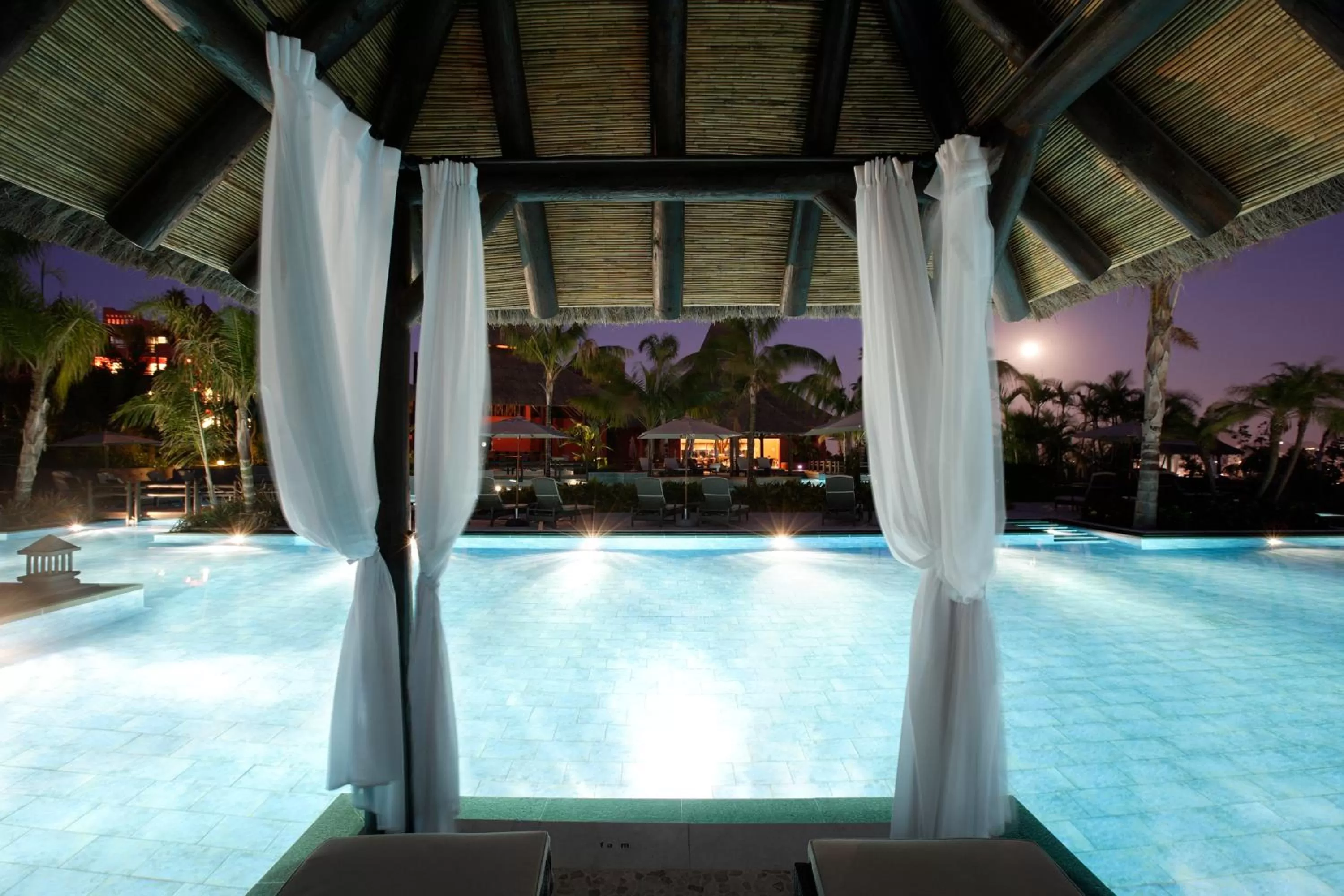 Night in Asia Gardens Hotel & Thai Spa, a Royal Hideaway Hotel