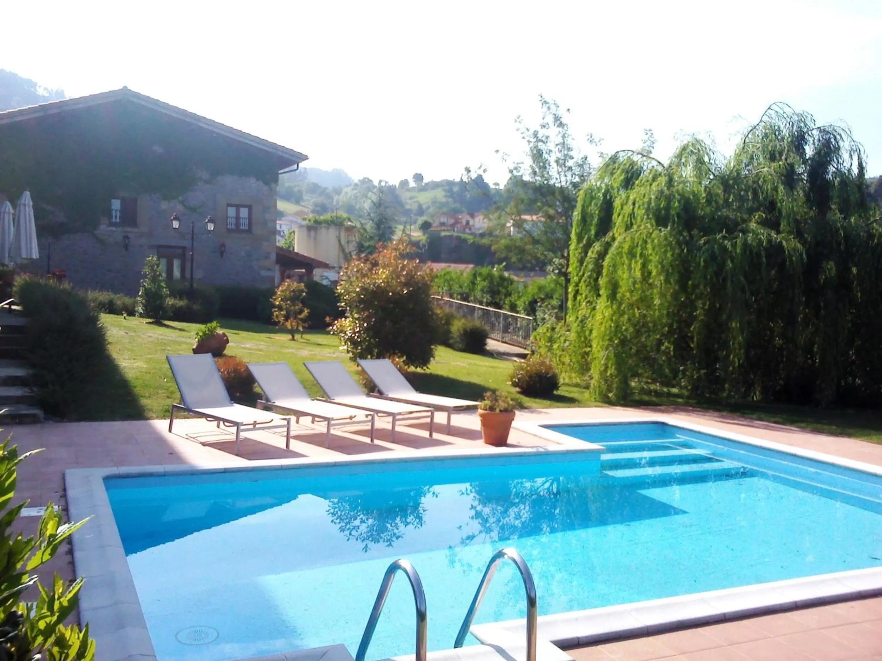 Swimming pool in Hotel Palacio Garcia Quijano