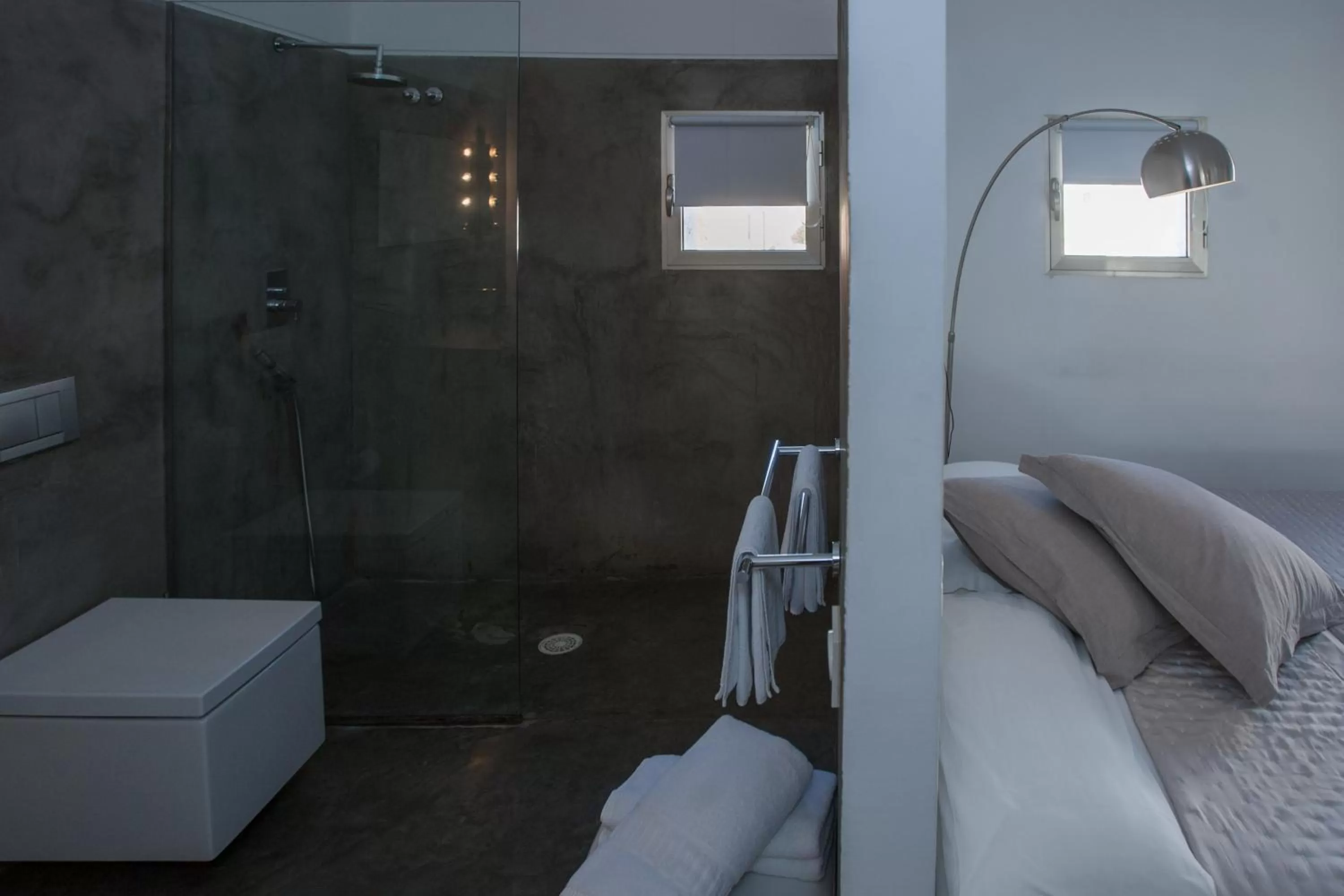 Bathroom, Bed in La Maga Rooms