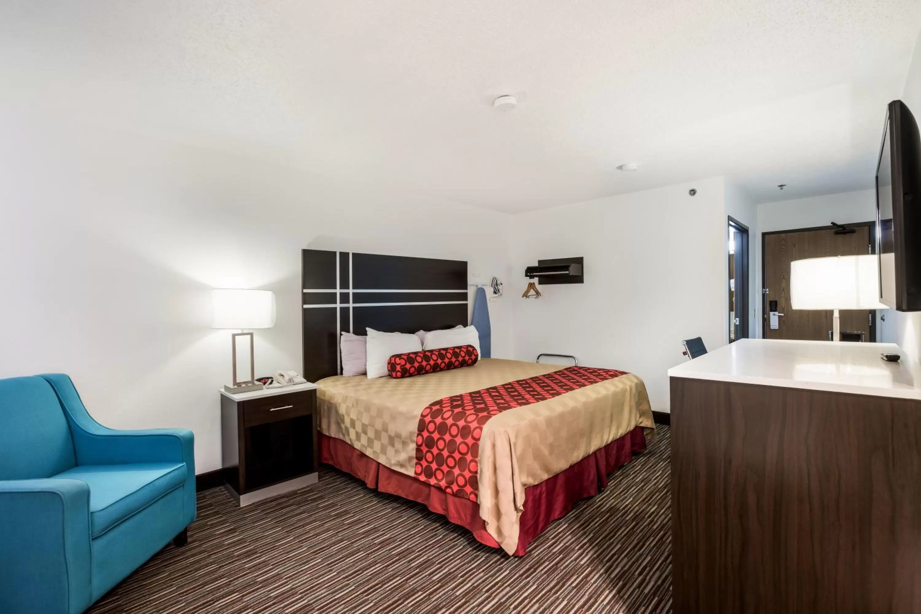 Photo of the whole room, Bed in Americas Best Value Inn Charlotte