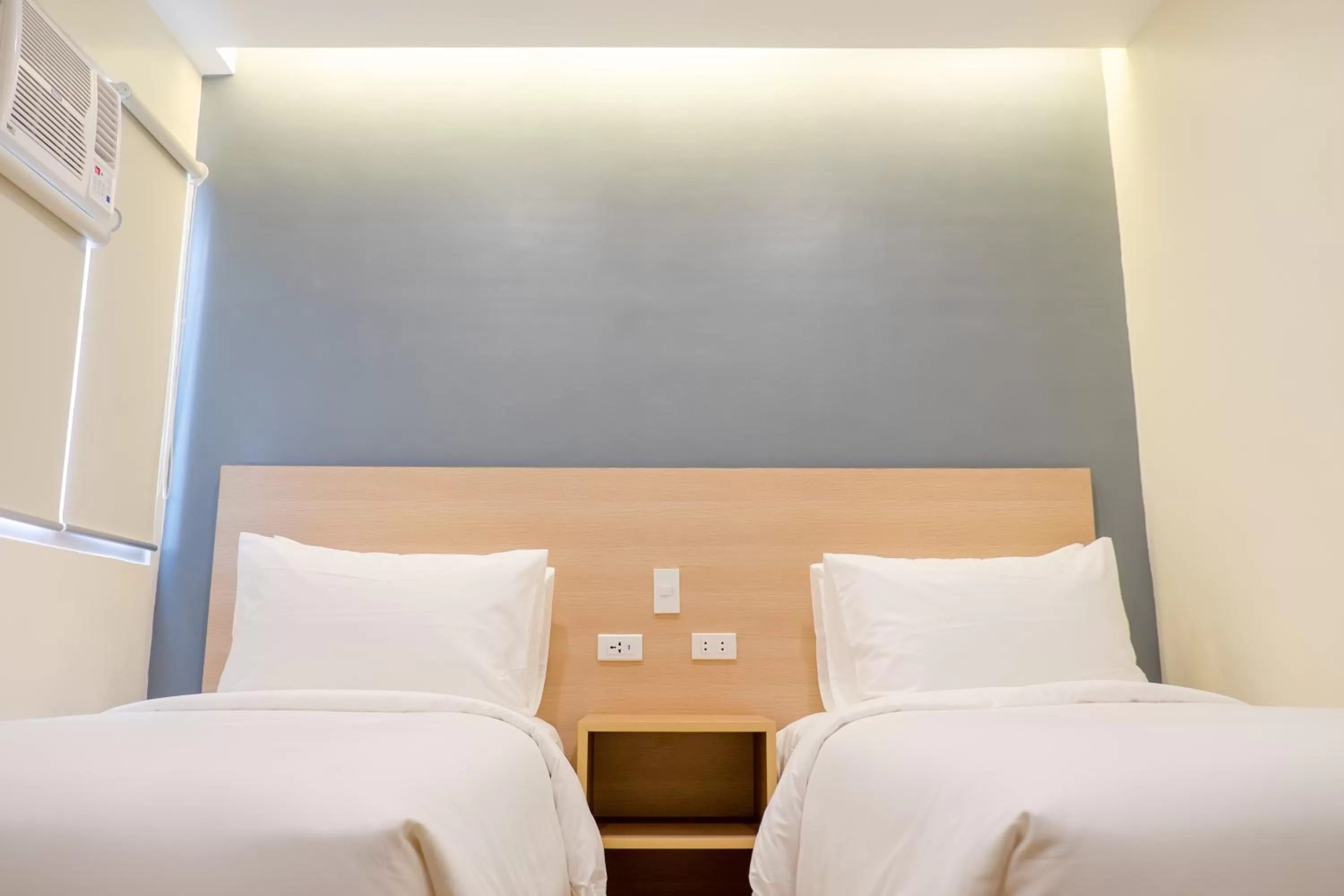 Bedroom, Bed in Bridge Hotel