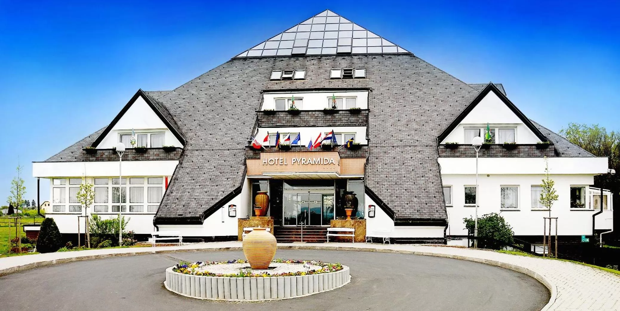 Facade/entrance in Lázeňský hotel Pyramida