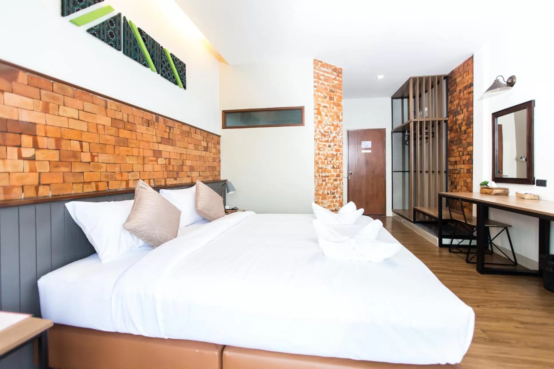 Bed in The Old City Wall Inn