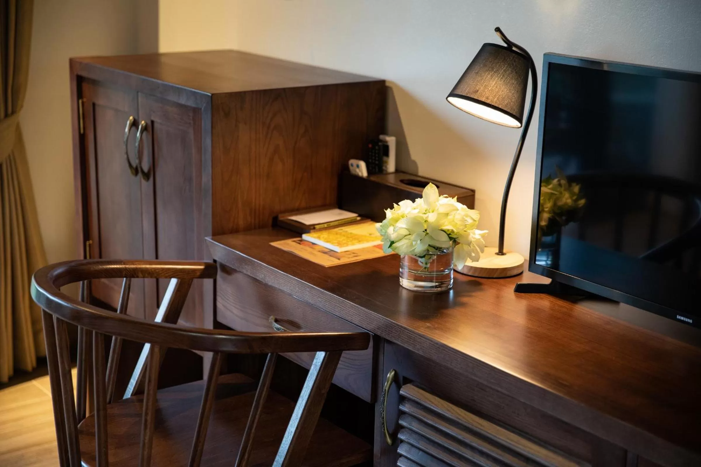 Communal lounge/ TV room in Bai Dinh Riverside Resort & Spa