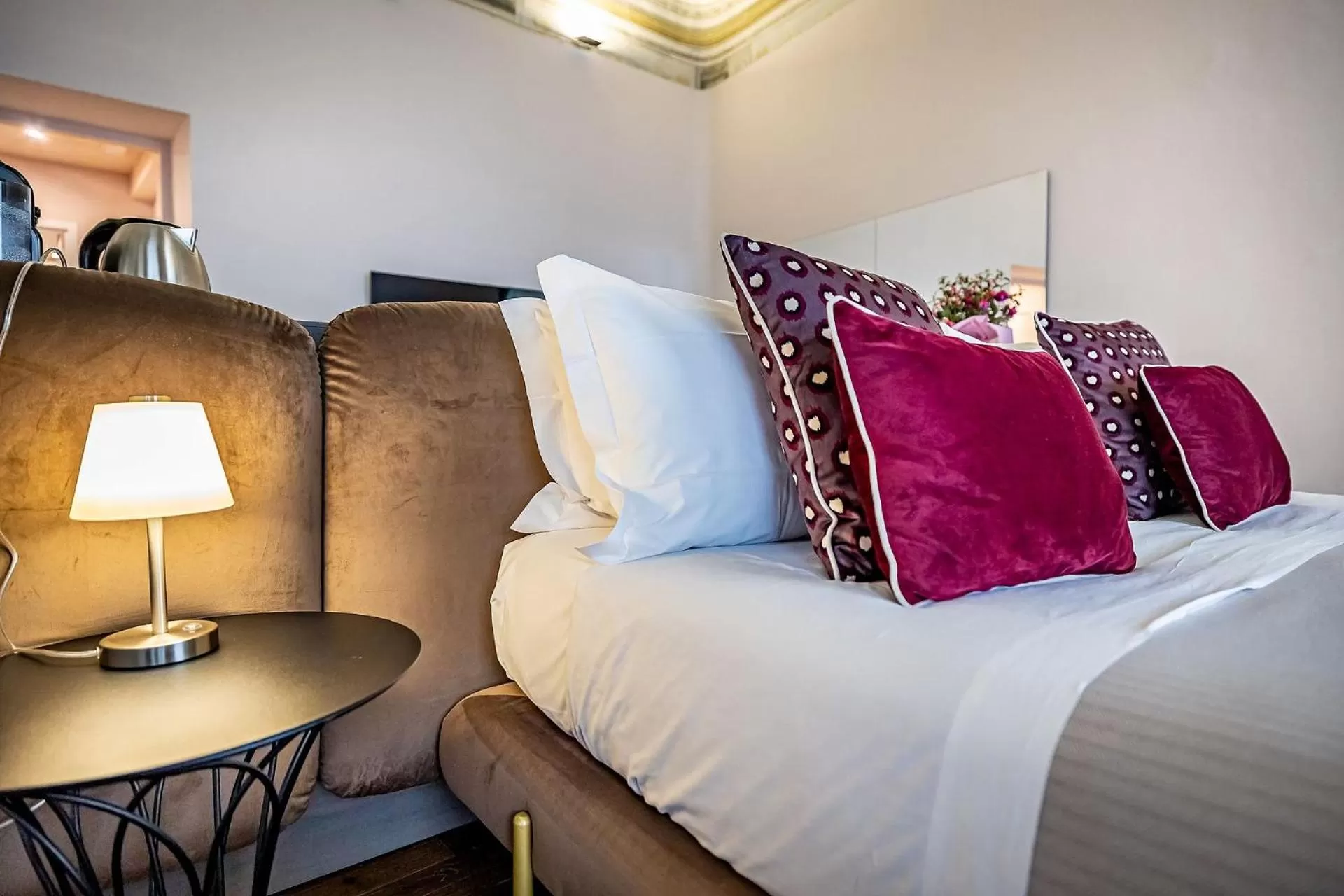 Decorative detail, Bed in Hotel La Scaletta al Ponte Vecchio