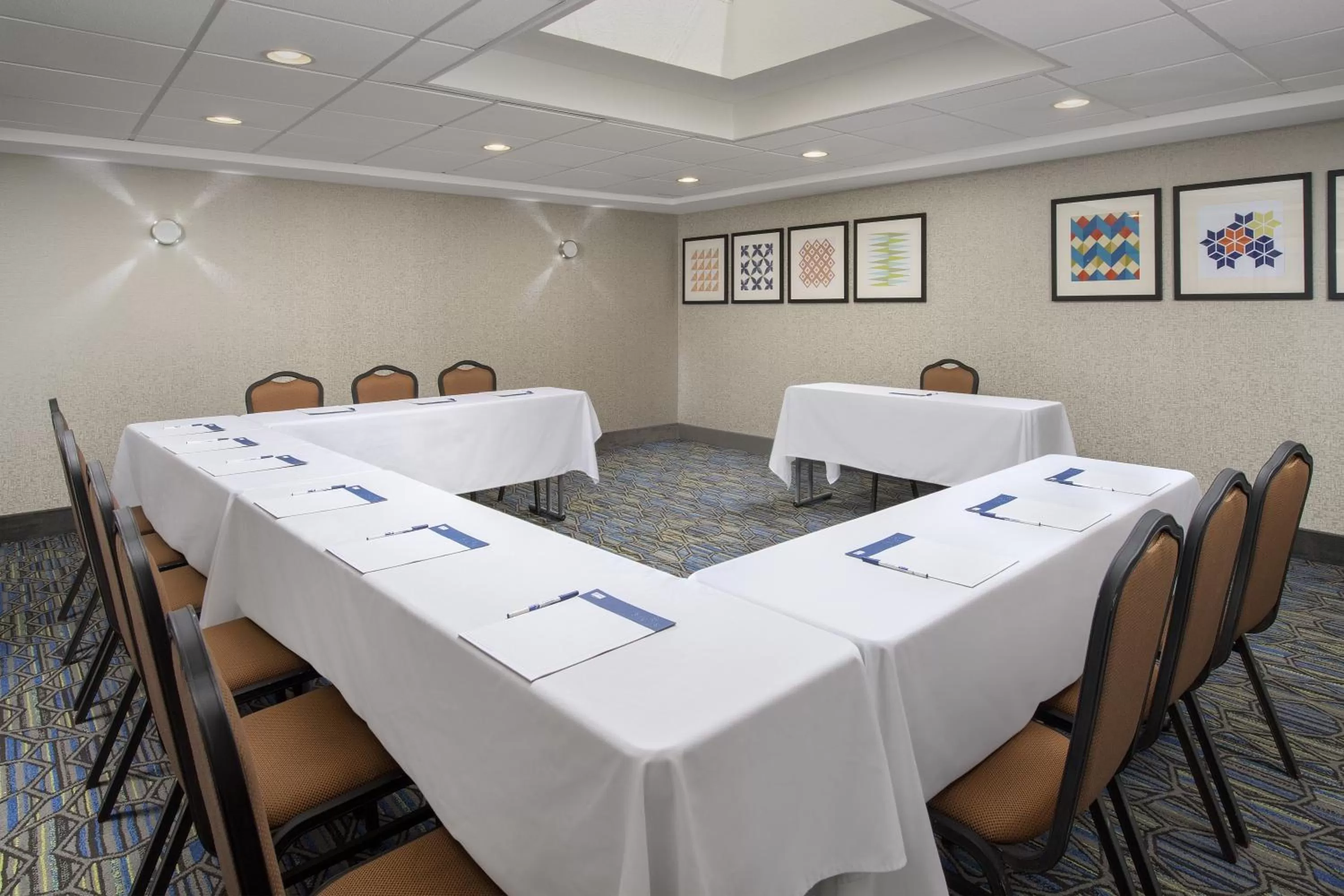 Meeting/conference room in Holiday Inn Express Boston - Saugus by IHG