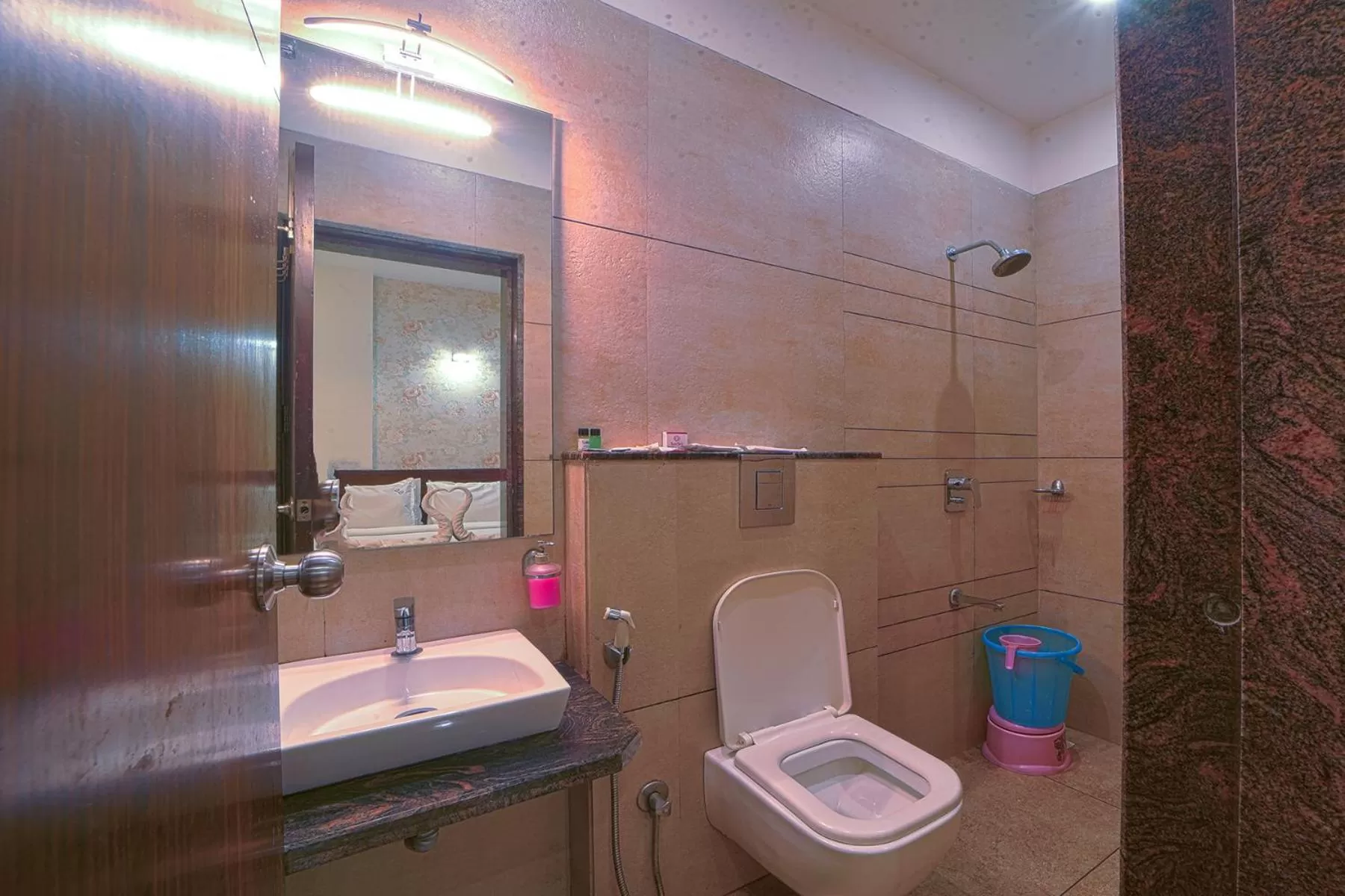 Bathroom in Hotel SRI SRI EXECUTIVE KOLHAPUR NEAR MAHALAXMI TEMPLE