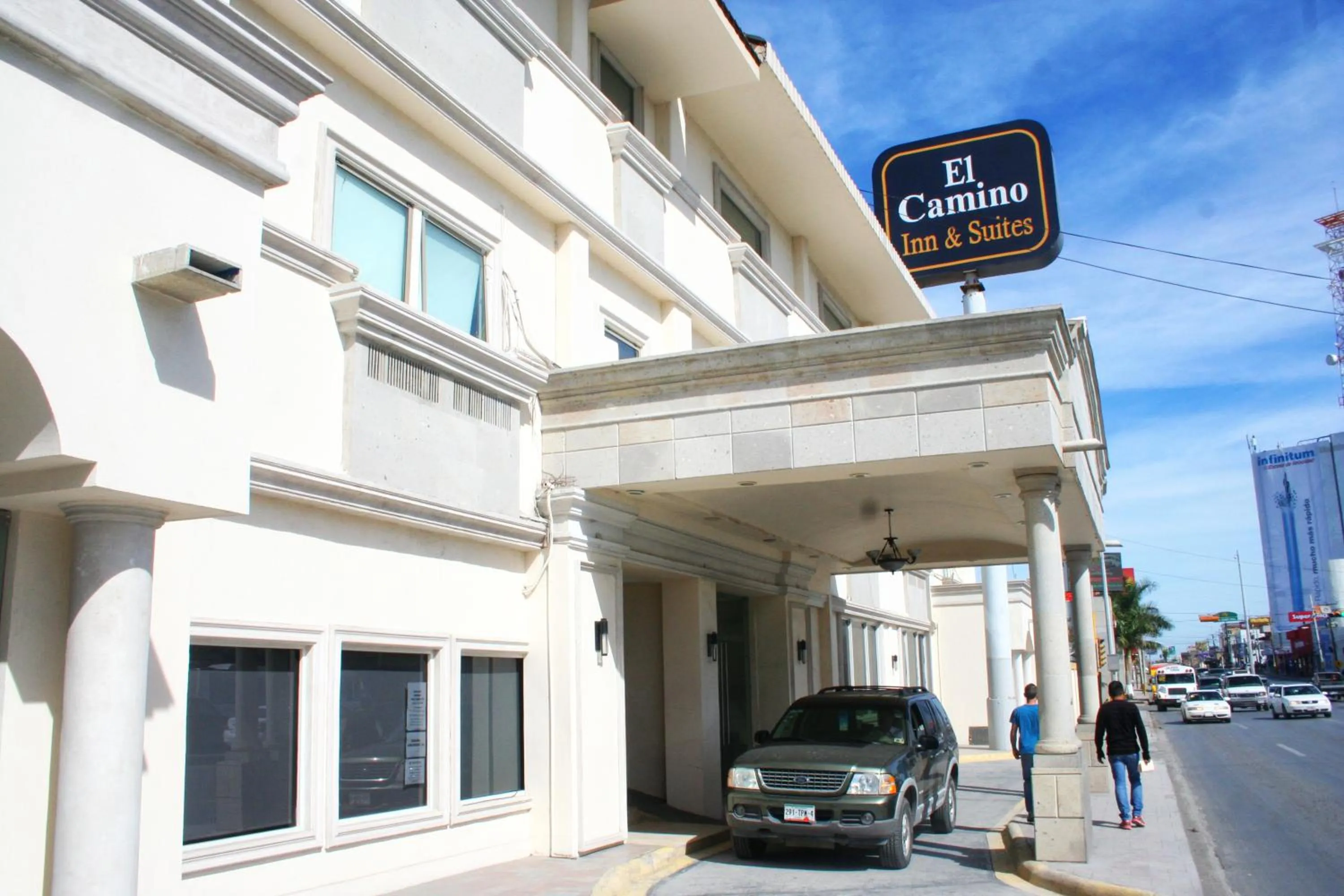 Facade/entrance in Hotel El Camino Inn & Suites