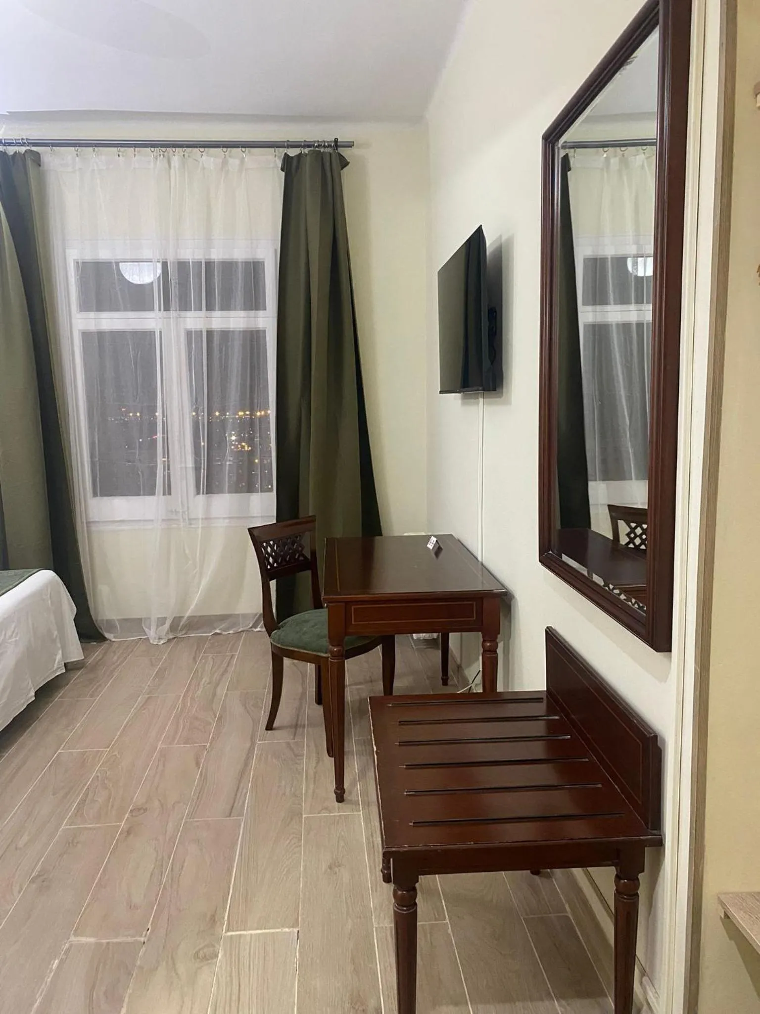 TV and multimedia, Bed in Hotel El Castell