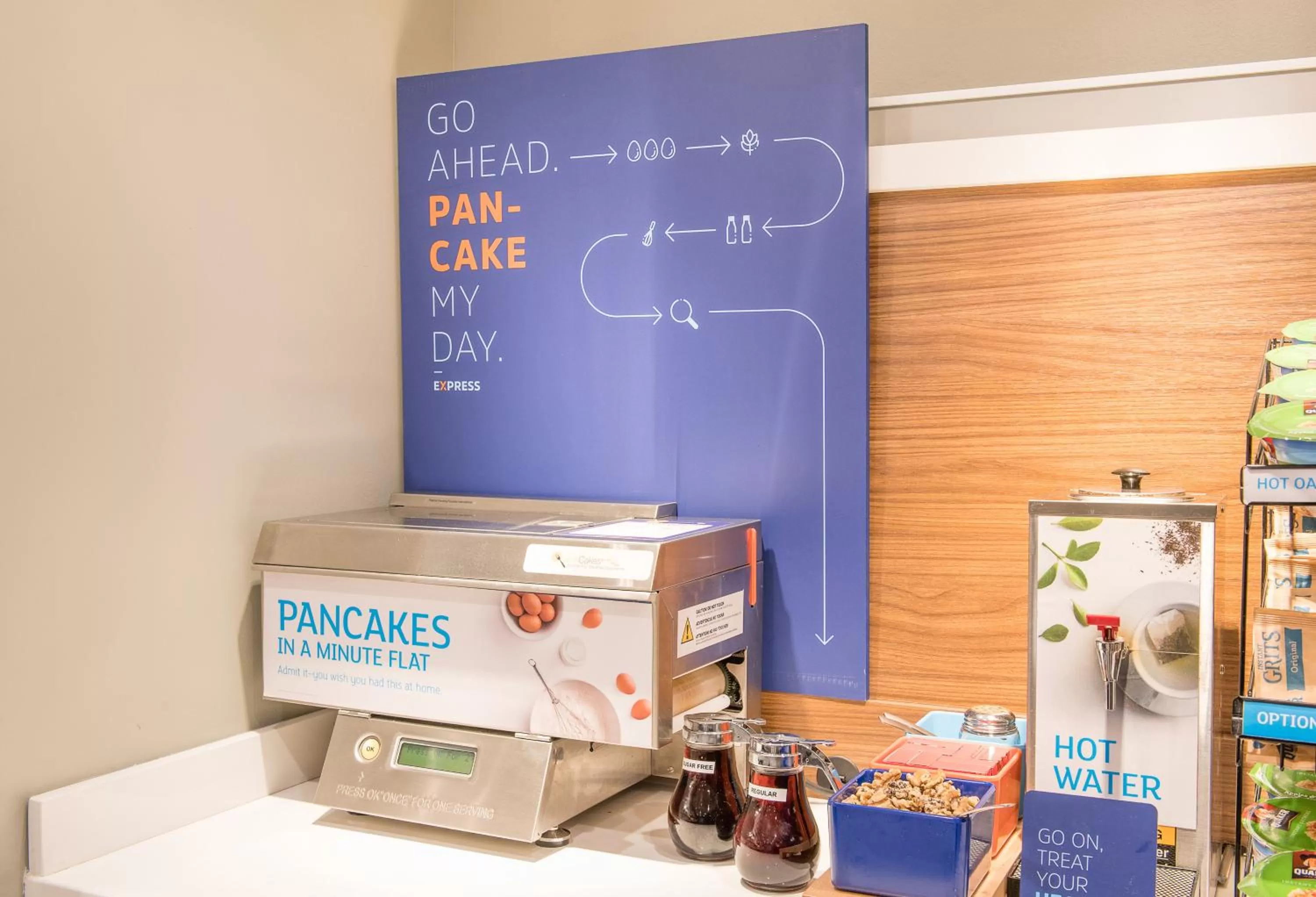 Restaurant/places to eat in Holiday Inn Express & Suites Milton East I-10 by IHG