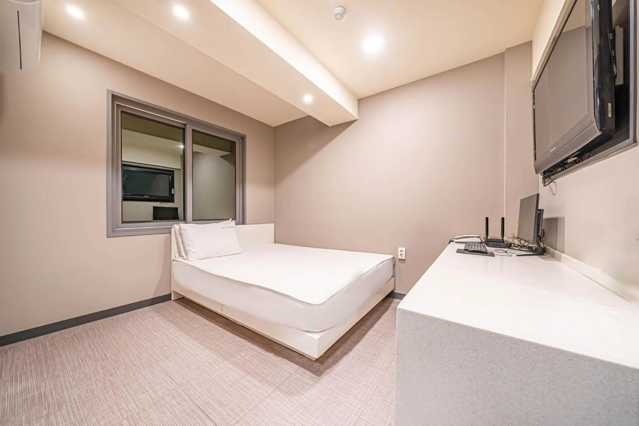 Bedroom, Bed in Top Motel Busan