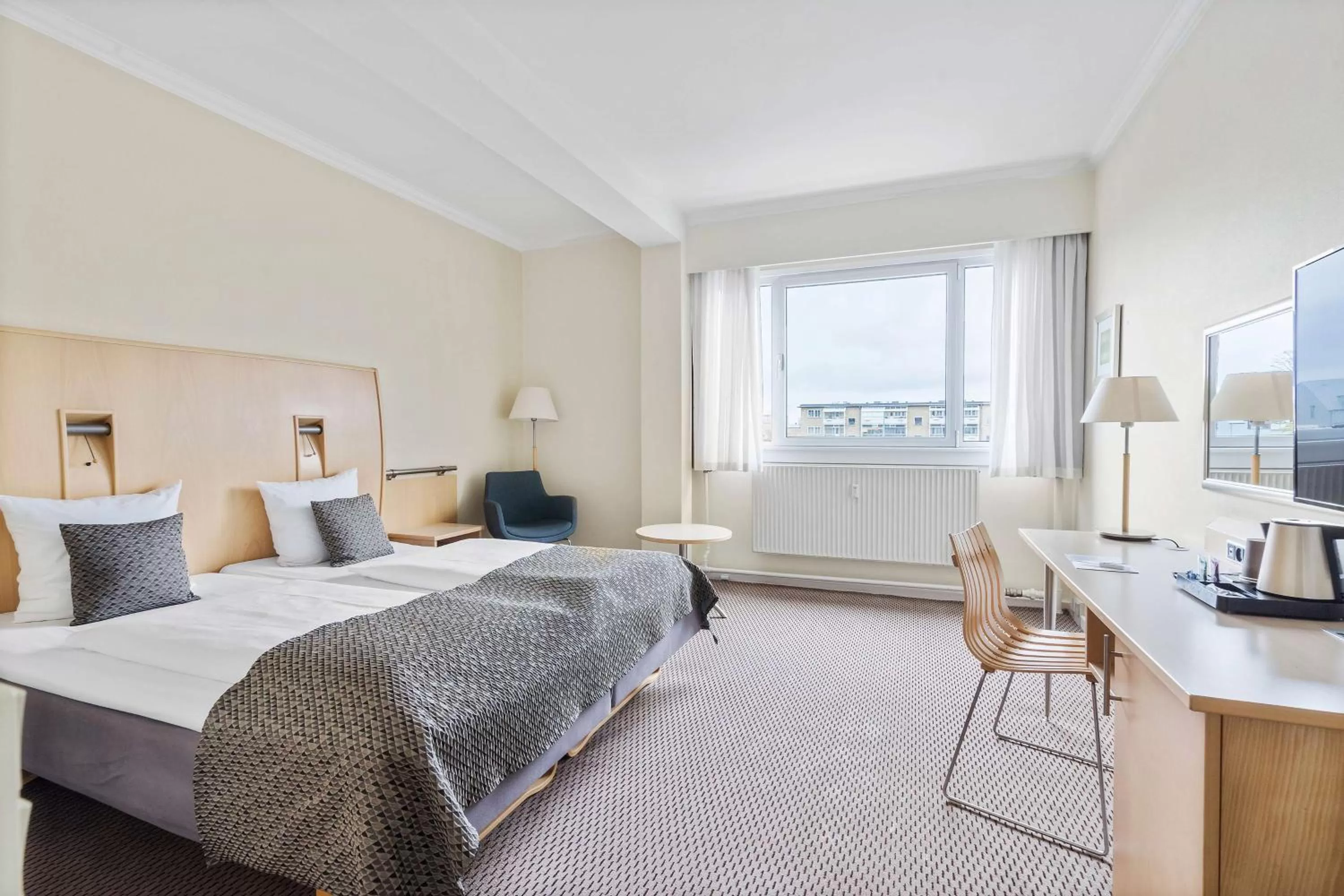 Bedroom, Bed in Best Western Plus Airport Hotel