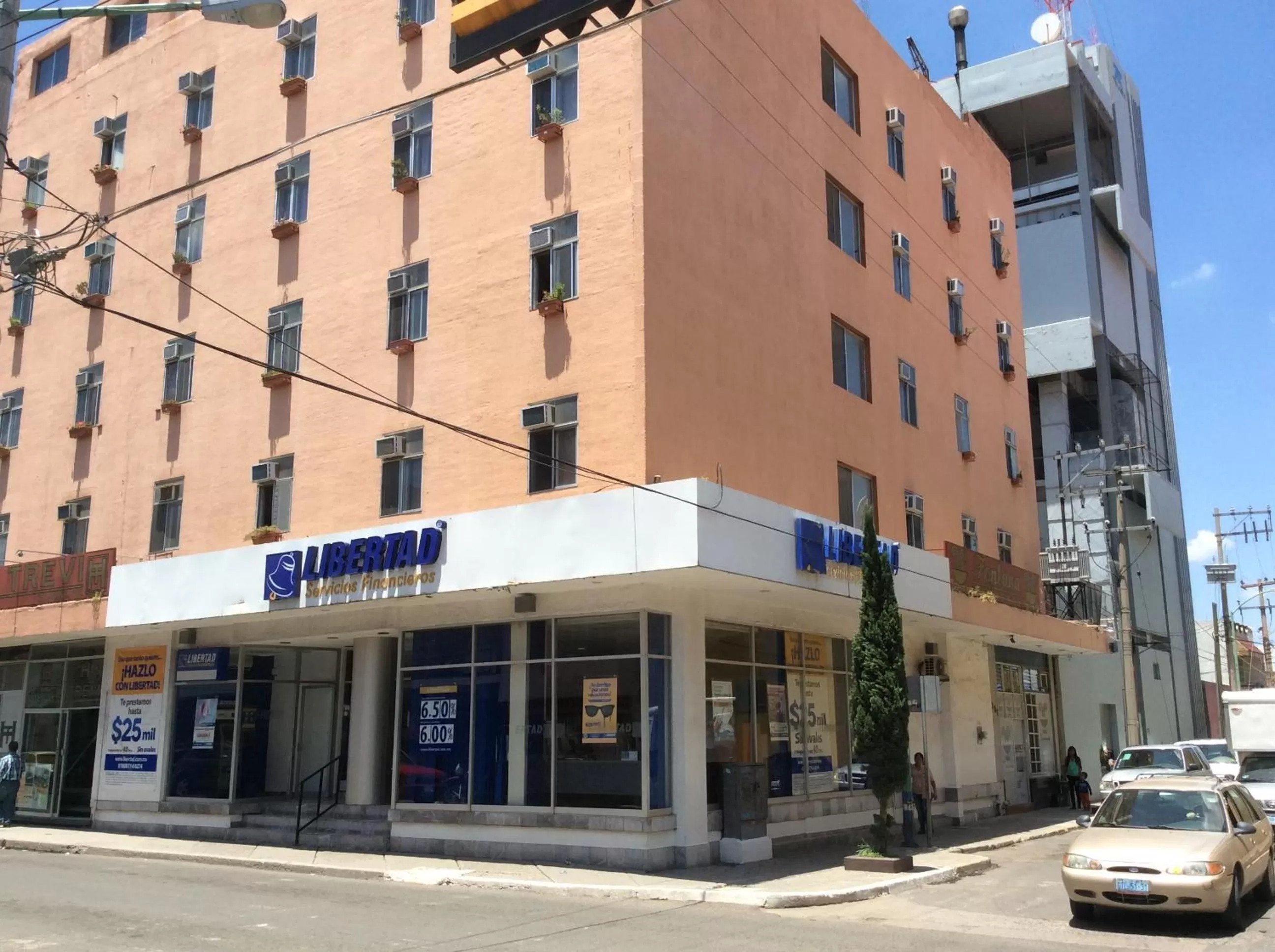 Property building in Hotel Trevi