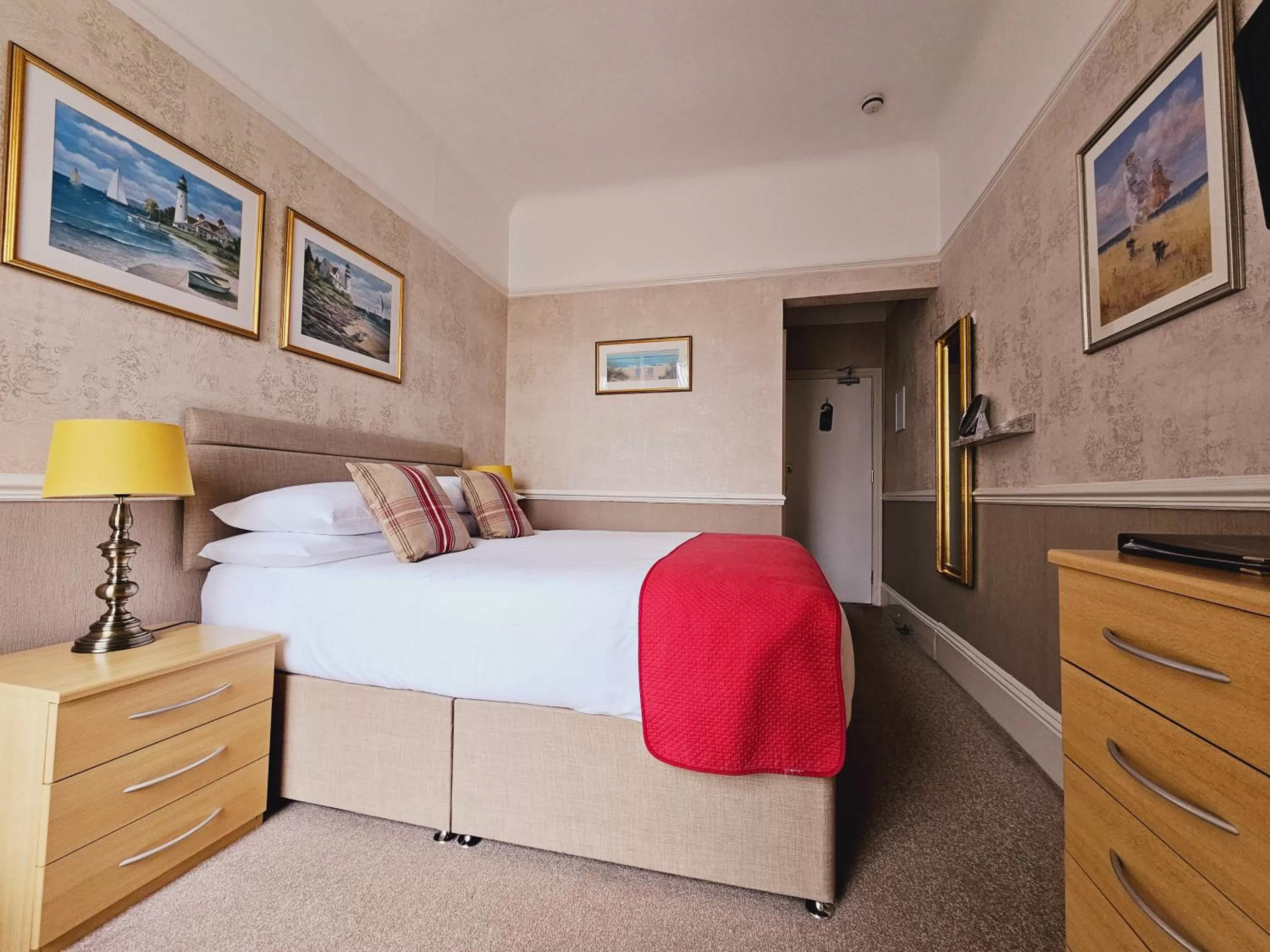 Photo of the whole room, Bed in Melba House