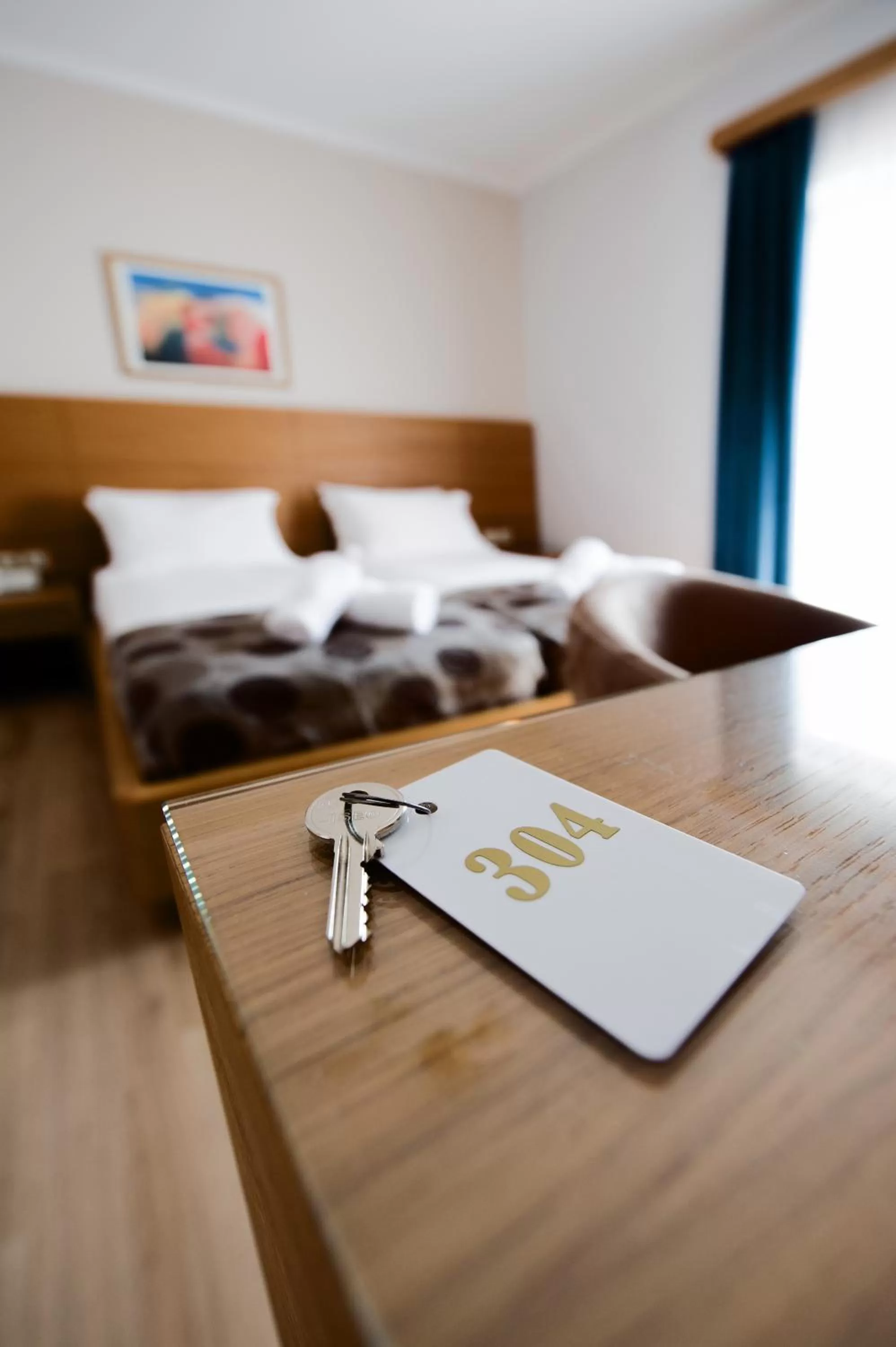 Photo of the whole room, Bed in Olympion